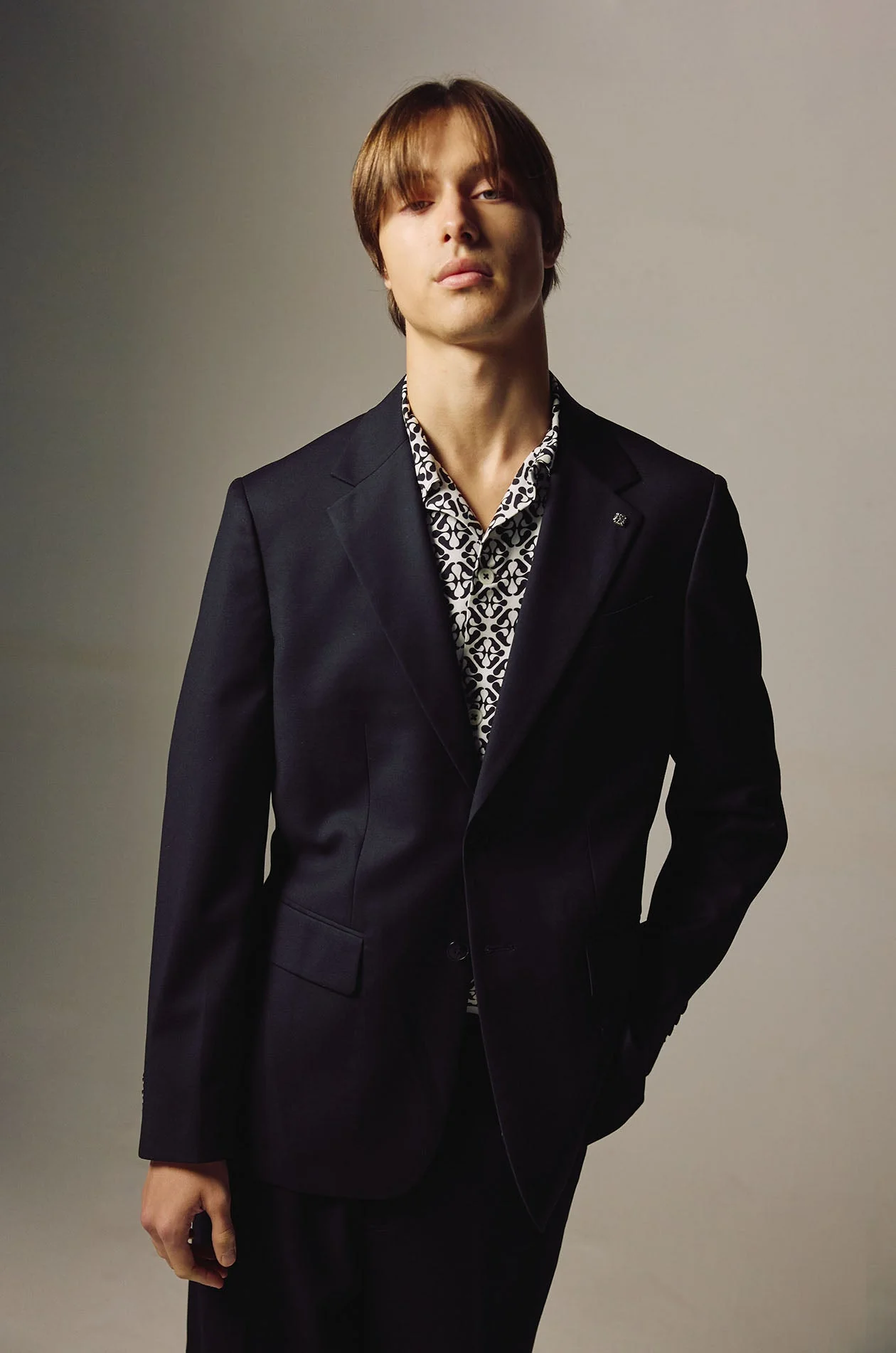 Single-Breasted Lightweight Blazer - Image 2