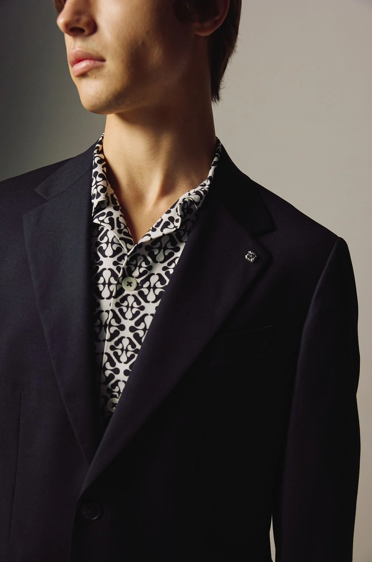 Single-Breasted Lightweight Blazer - Image 3
