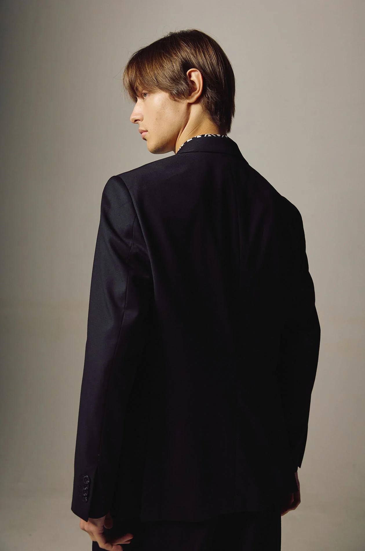 Single-Breasted Lightweight Blazer - Image 4