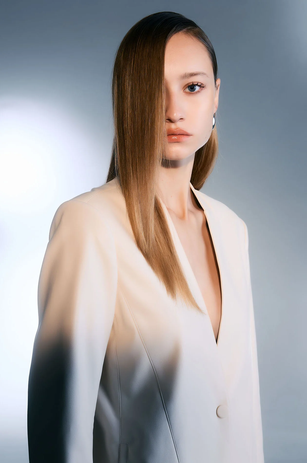 Collarless Longline Blazer with TunTun - Image 3