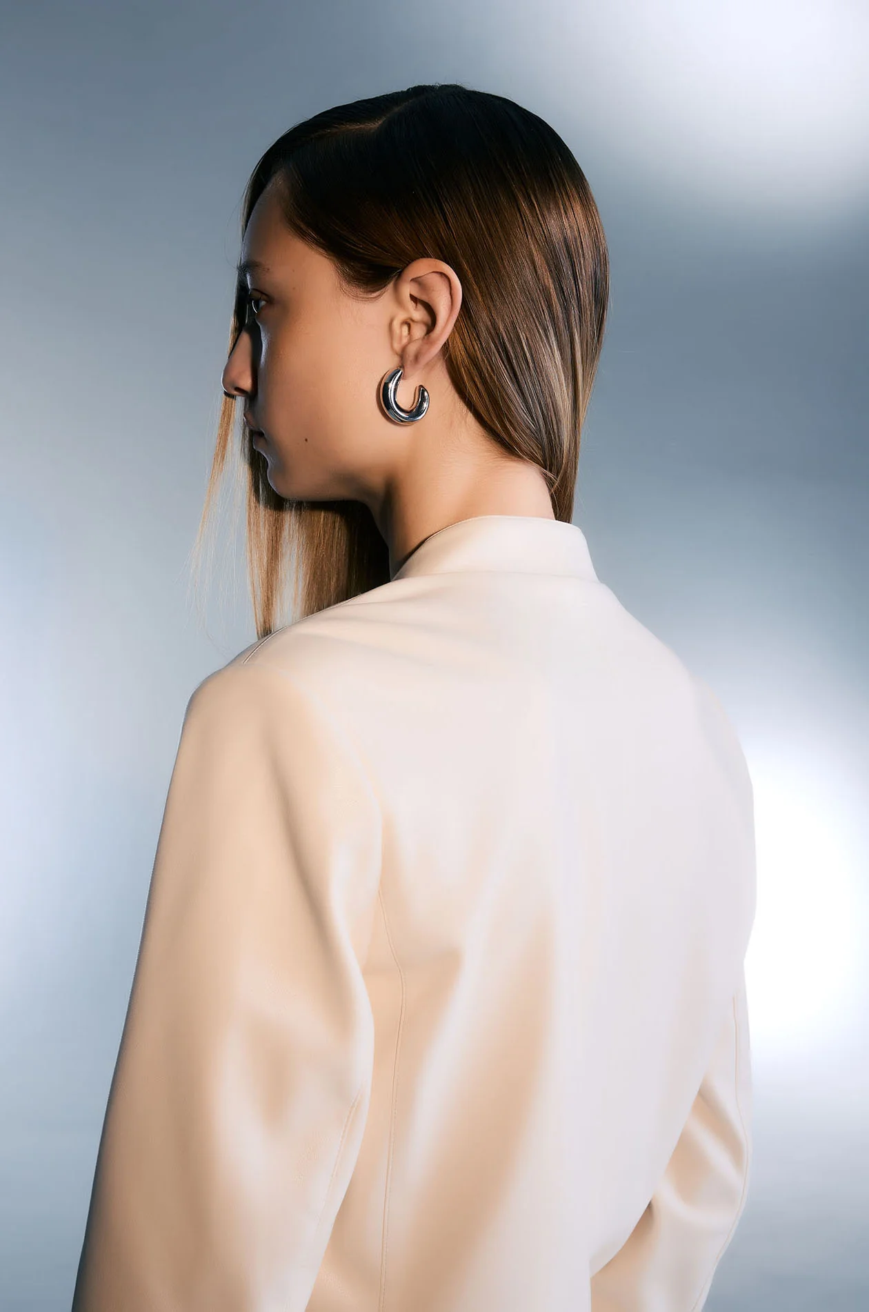 Collarless Longline Blazer with TunTun - Image 4