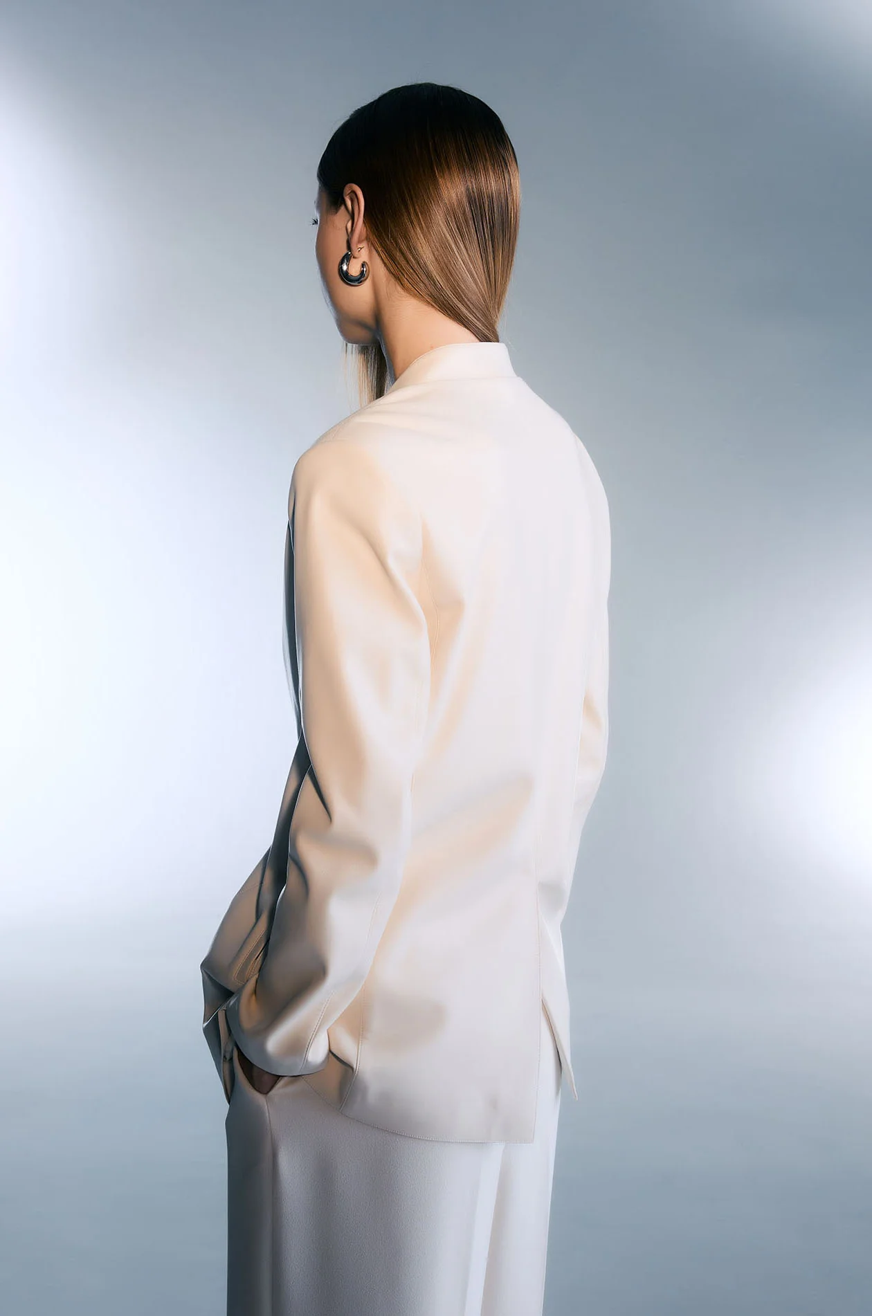 Collarless Longline Blazer with TunTun - Image 5
