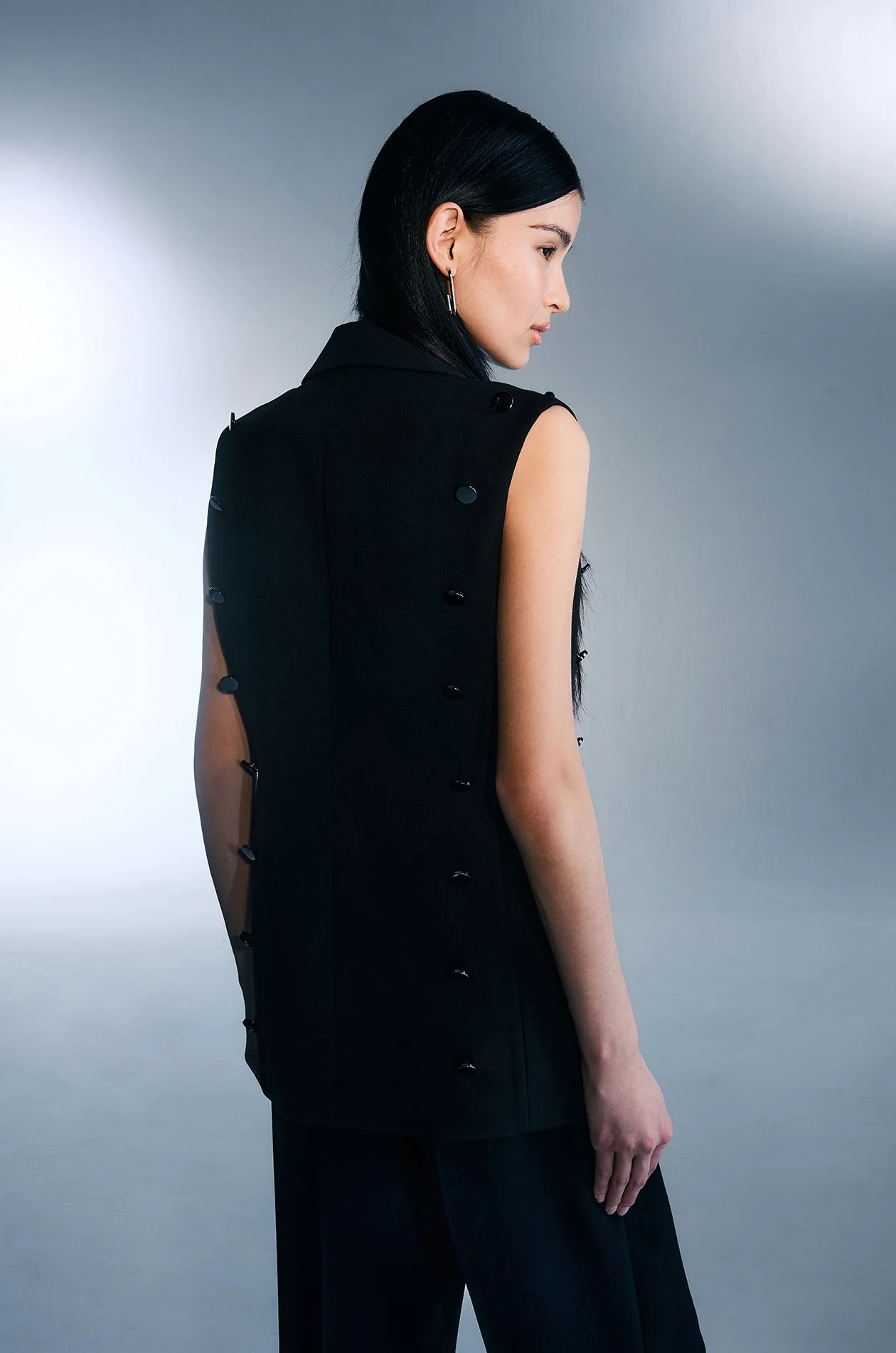 Architectural Shoulder Blazer with TunTun - Image 6