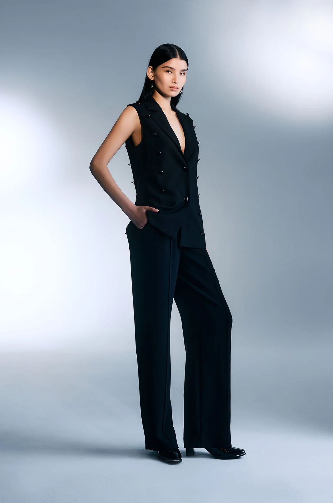 Architectural Shoulder Blazer with TunTun - Image 7