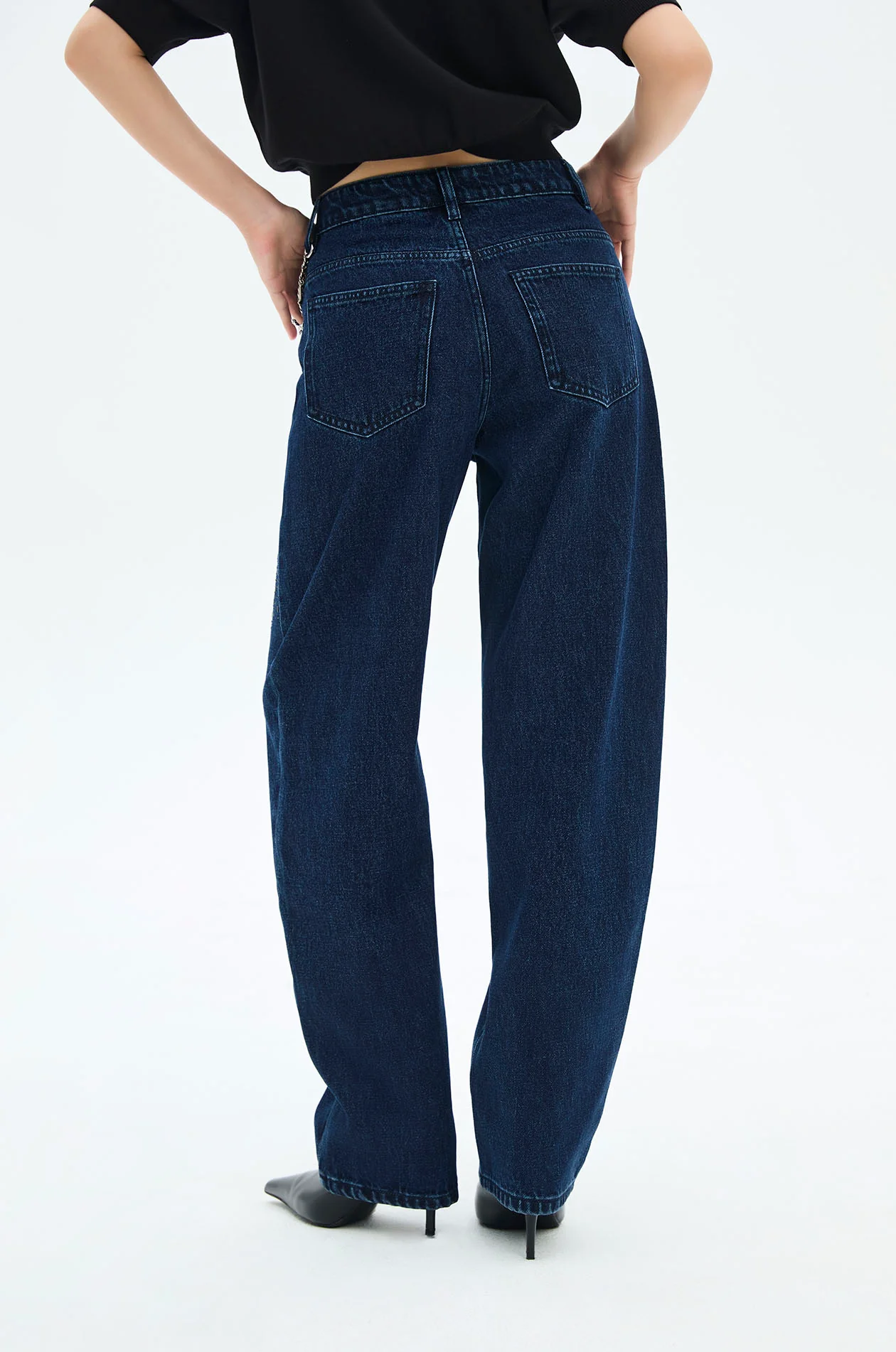 Embellished Barrel Leg Jeans with Gongkan - Image 6
