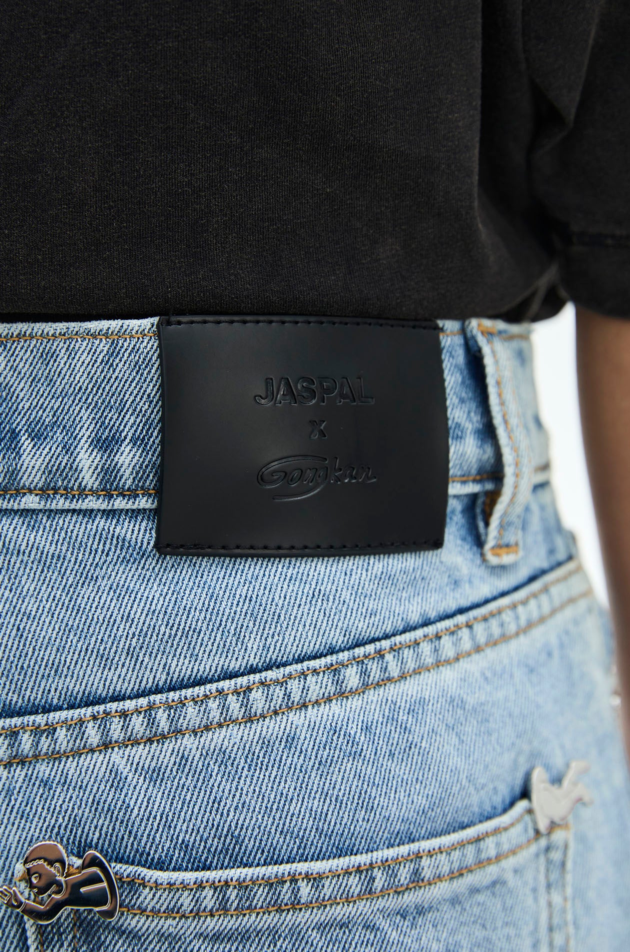 Wide Leg Jeans with Gongkan - Image 4