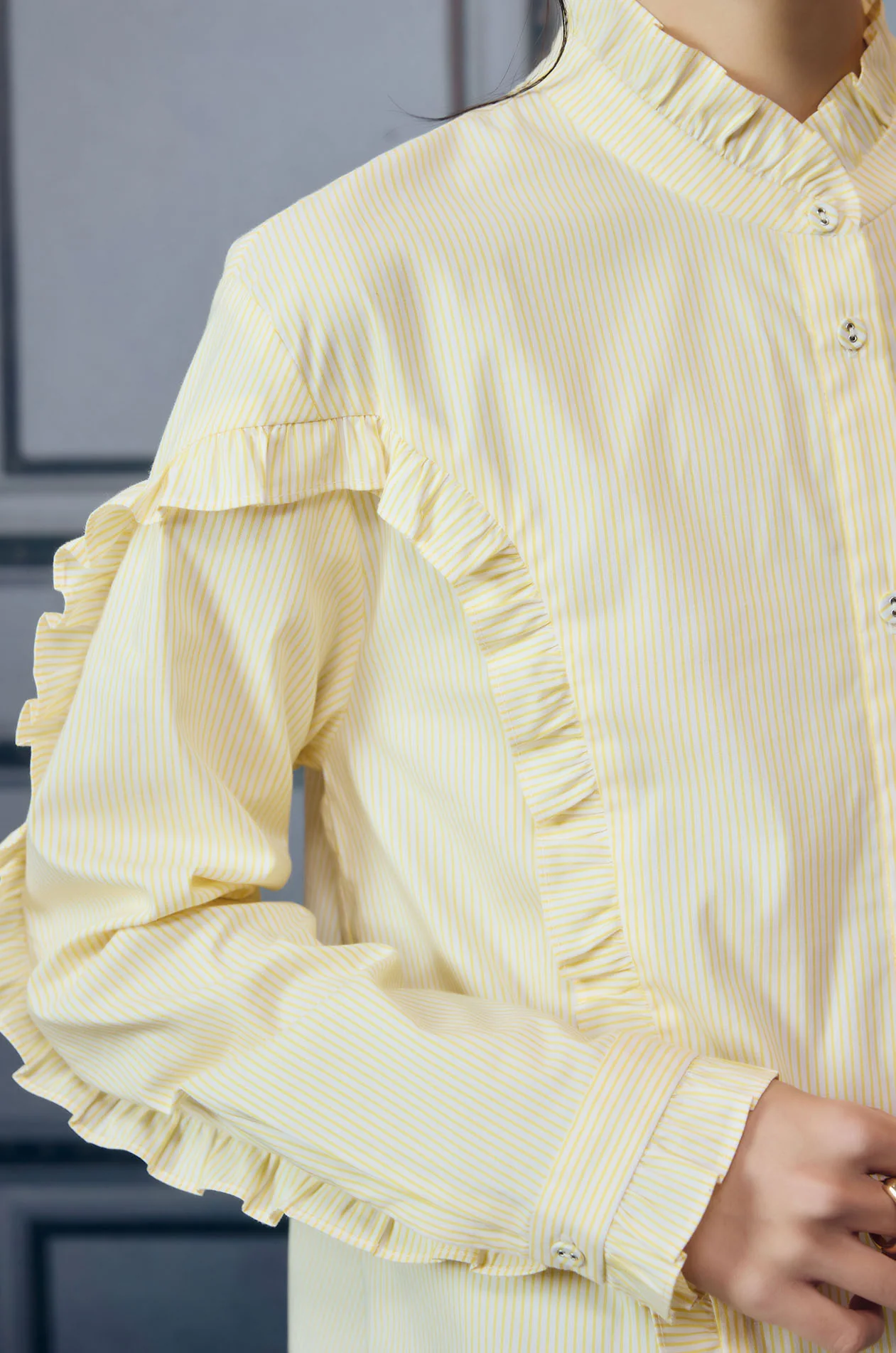 Collarless Striped Ruffle Shirt - Image 8