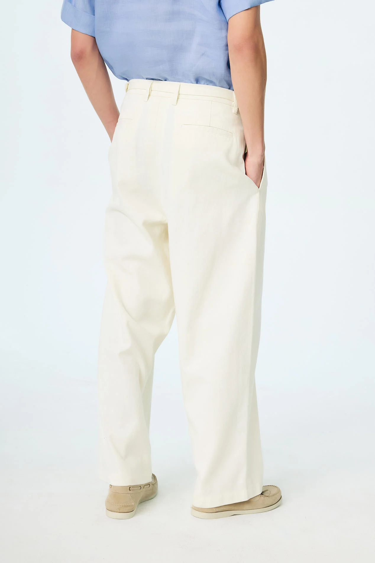 White Ultra-Wide Jeans - Image 4