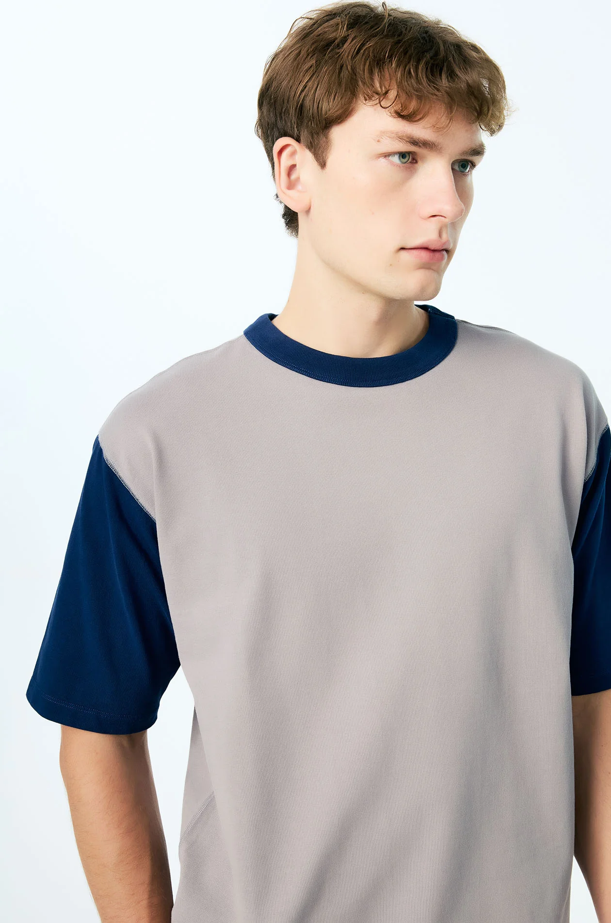 Color-Block Oversized T-Shirt - Image 7
