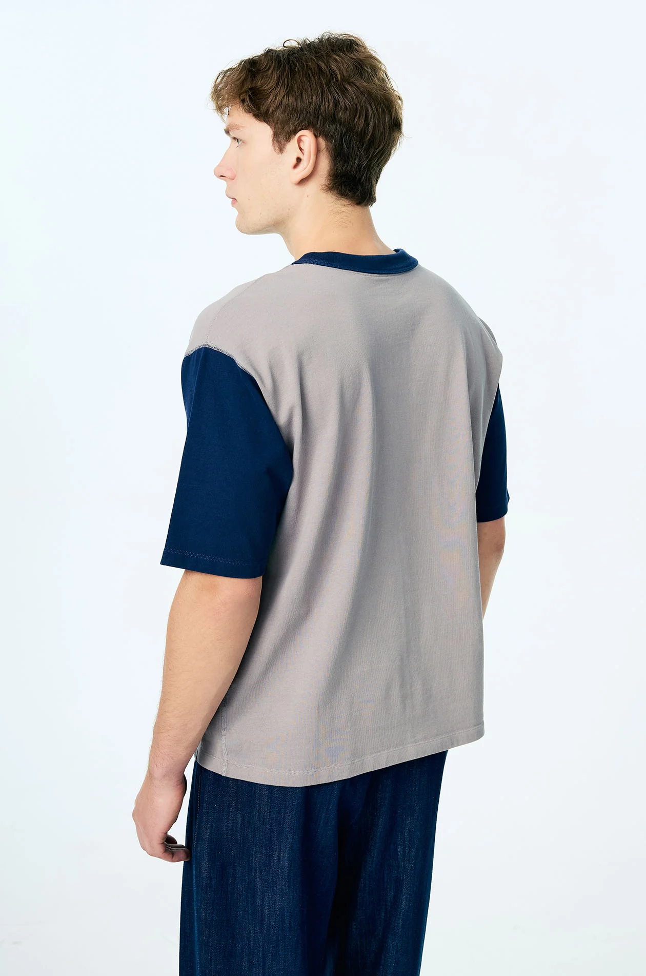Color-Block Oversized T-Shirt - Image 8