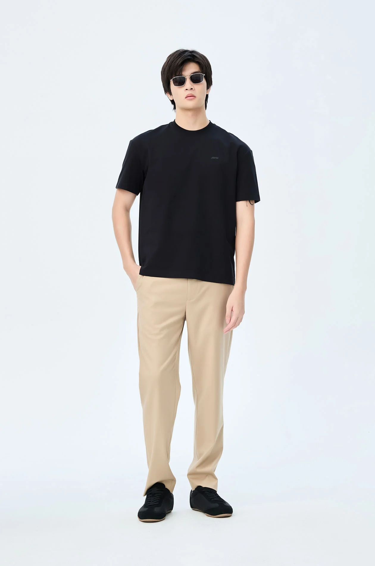 Relaxed Logo T-Shirt - Image 10