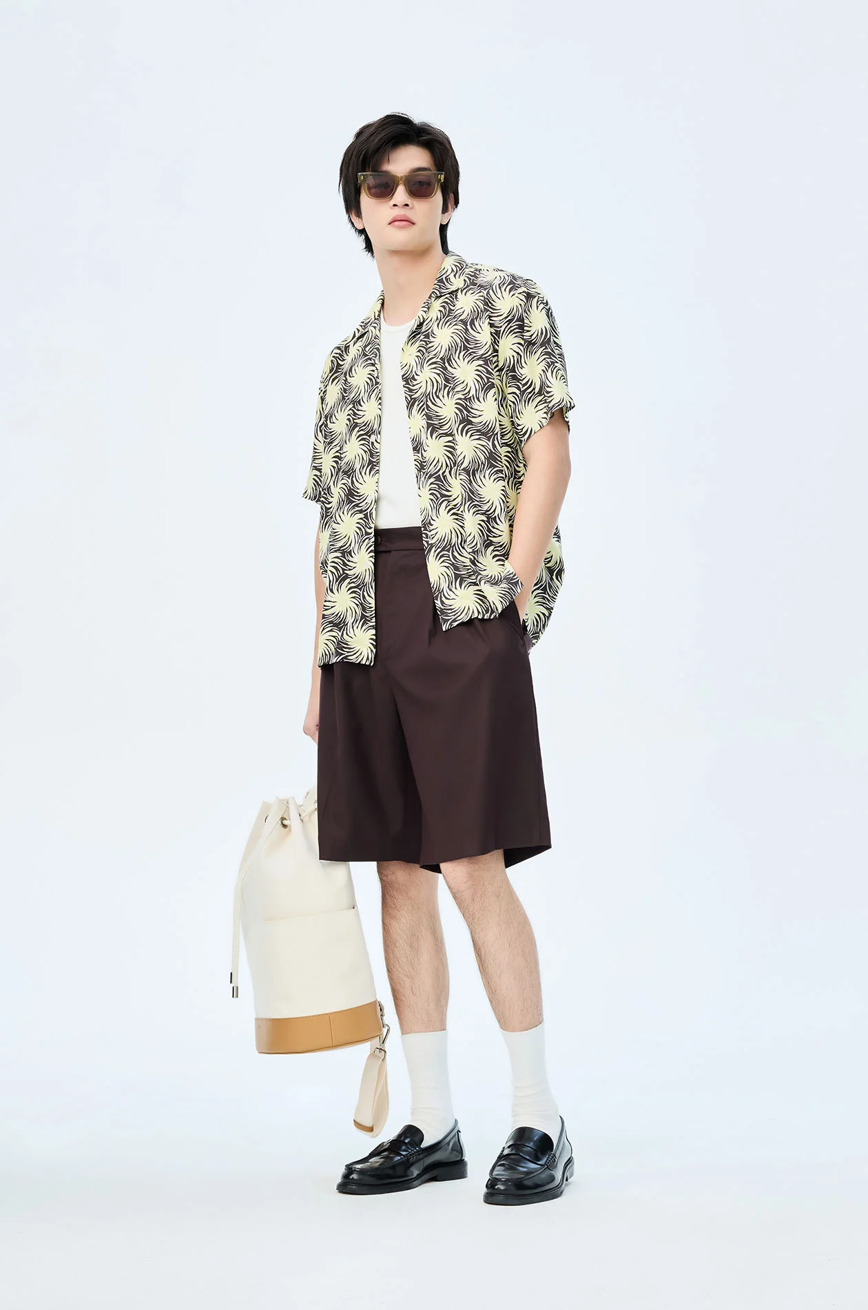Abstract Sun Motif Resort Shirt - Image 5