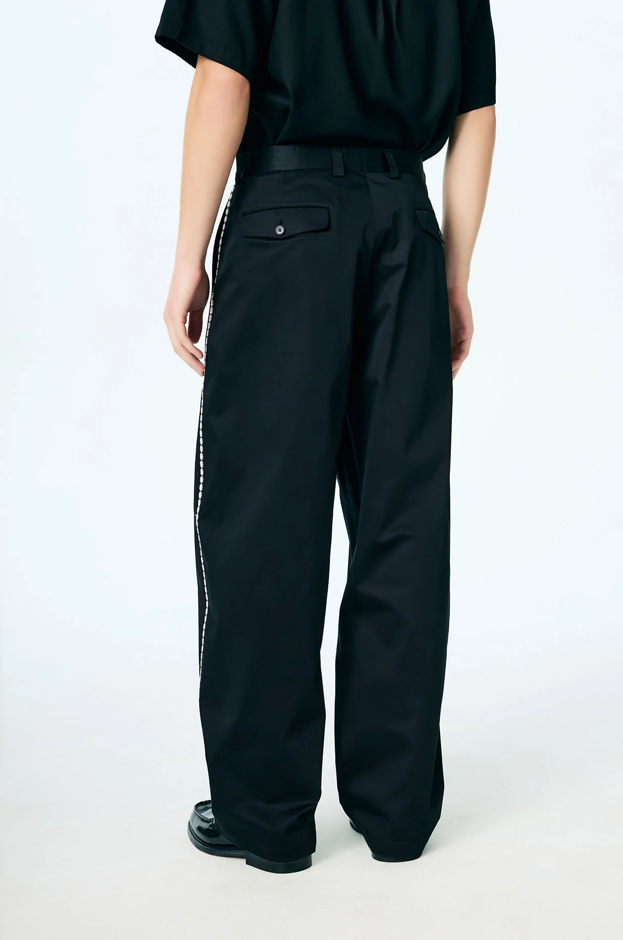 Embroidered Trim Wide-Leg Easy Pants - Image 3
