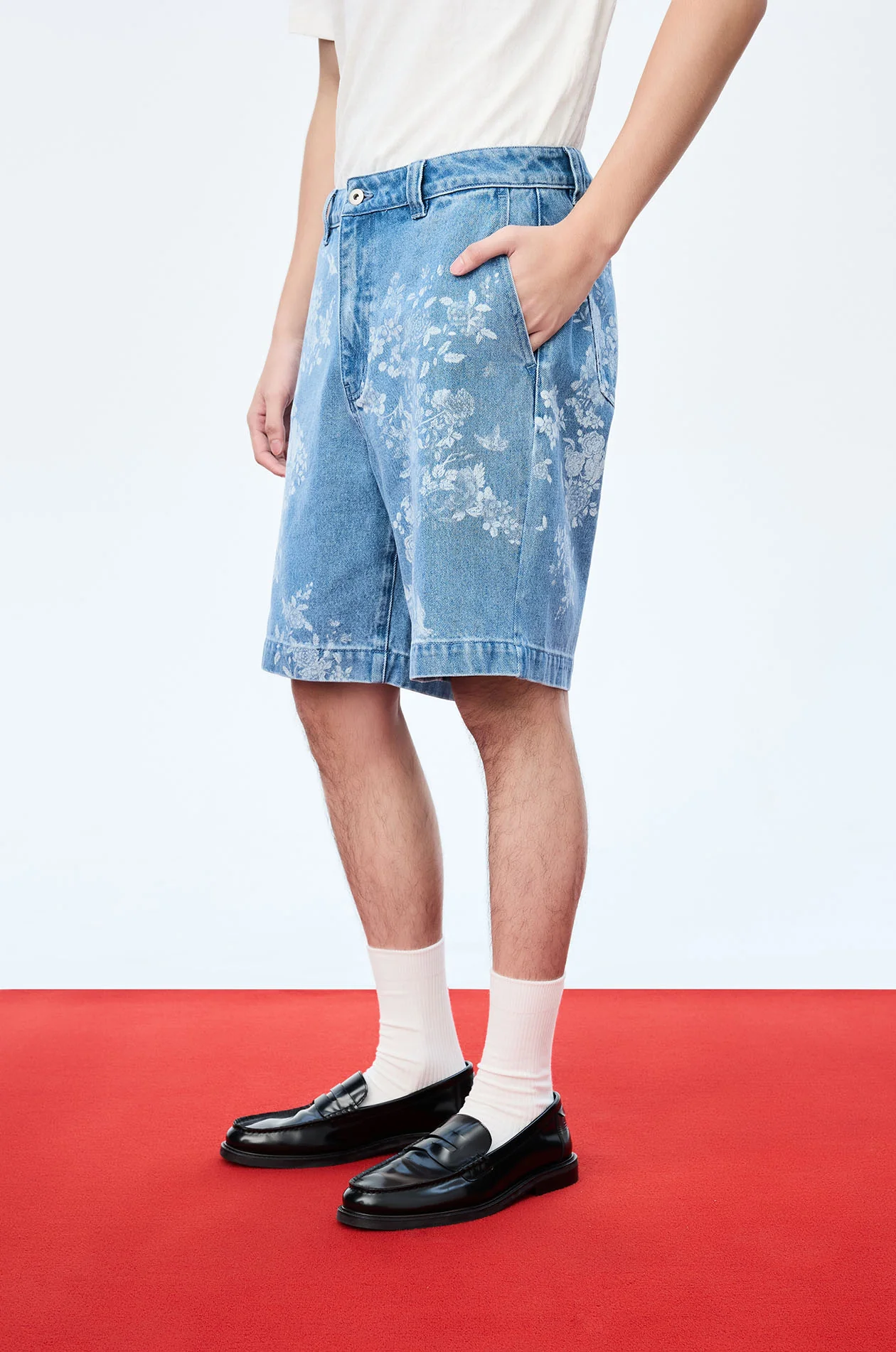 Motif Printed Denim Shorts - Image 3