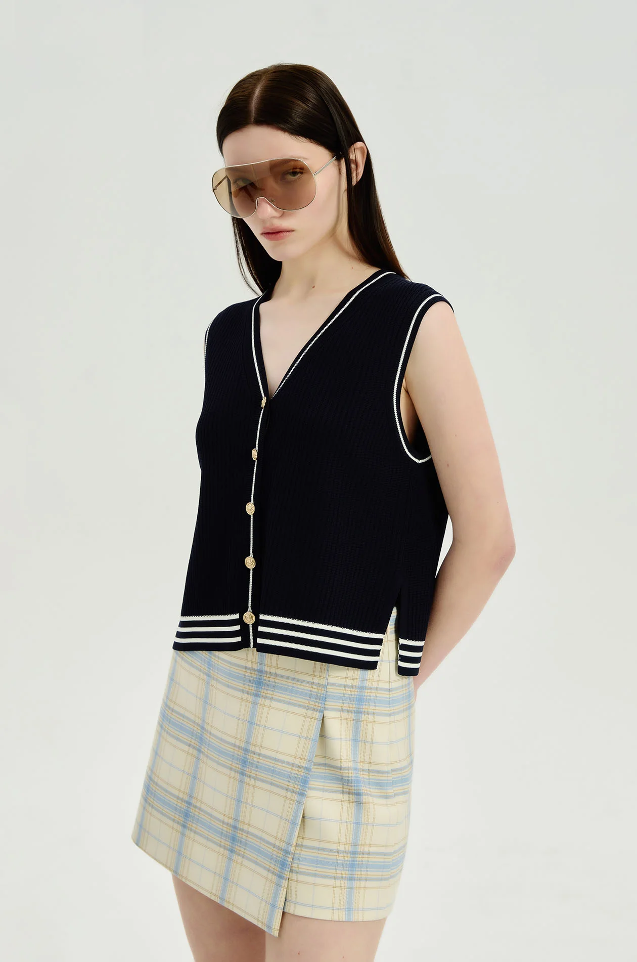 Contrast‑Trim Ribbed Vest - Image 2
