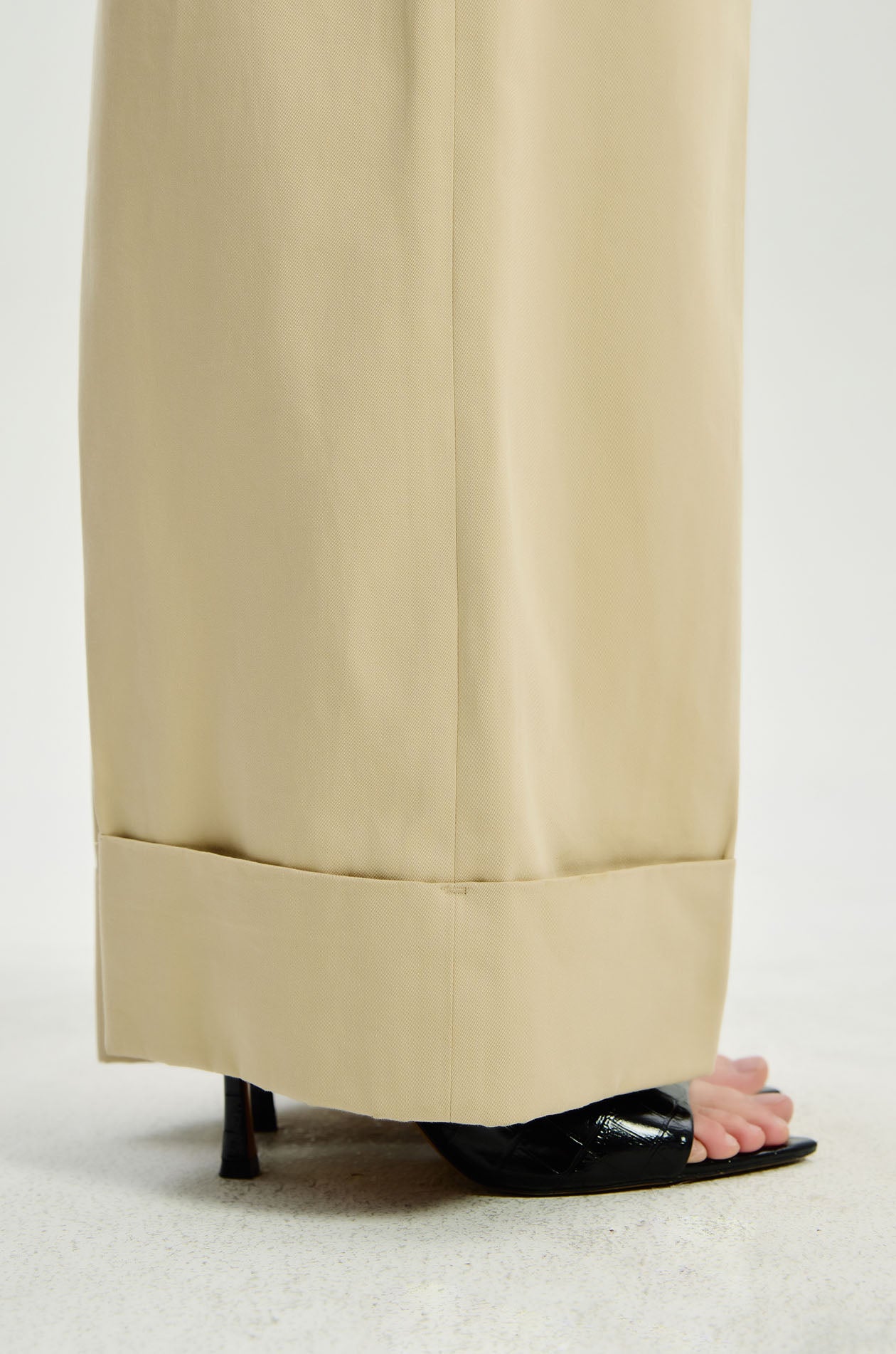 Structured Wide-Leg Chino Pants - Image 4