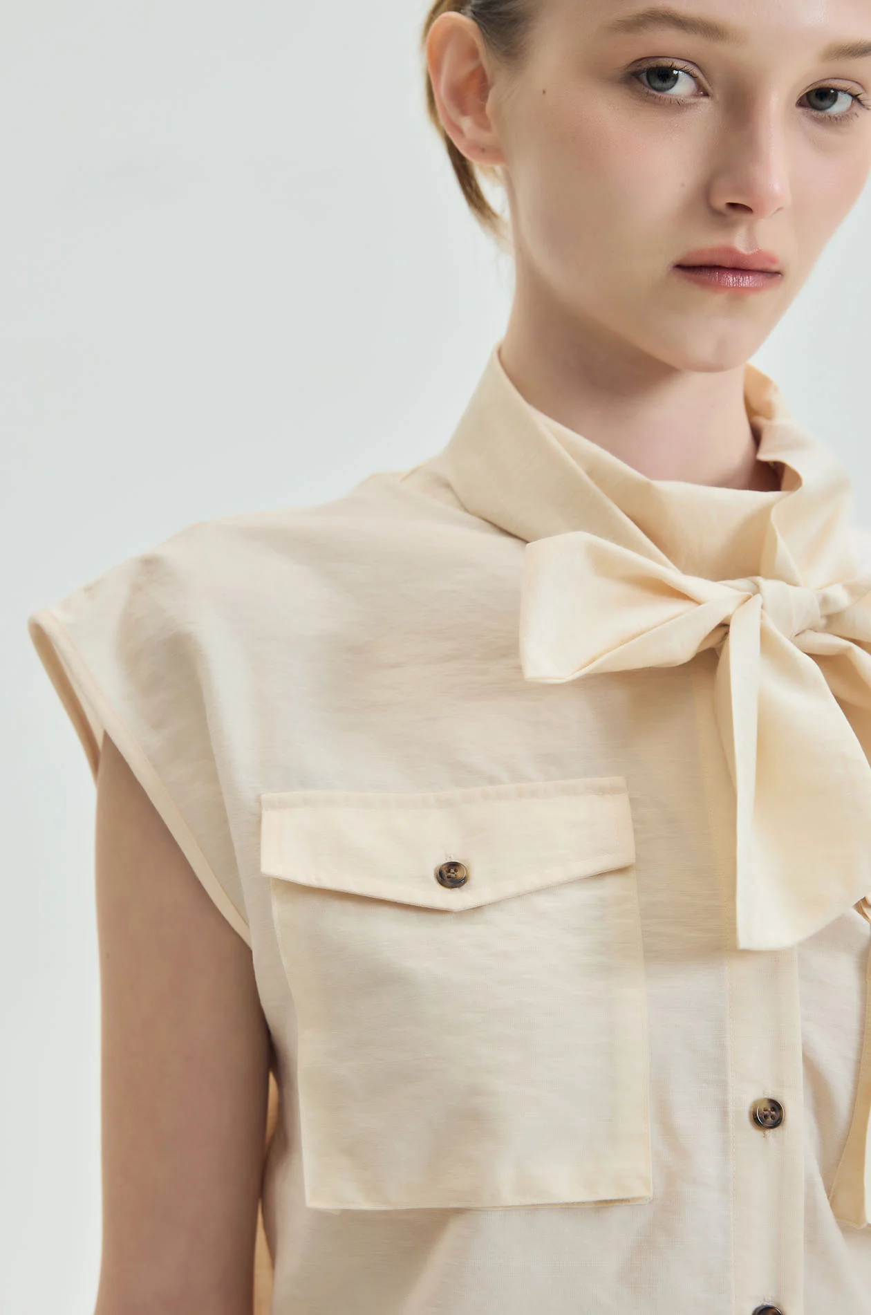 Crinkled Scarf‑Neck Sleeveless Top - Image 3