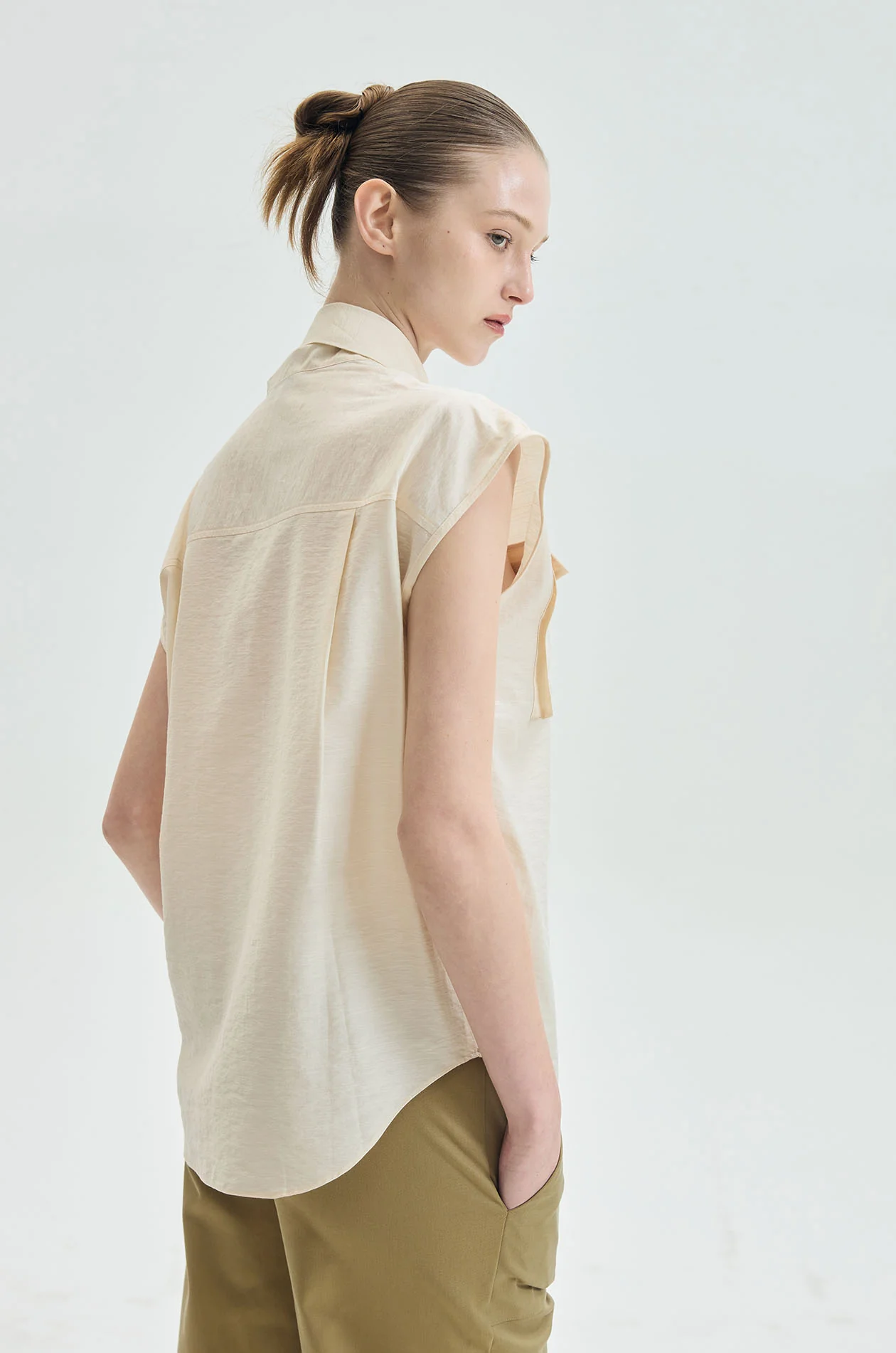 Crinkled Scarf‑Neck Sleeveless Top - Image 4