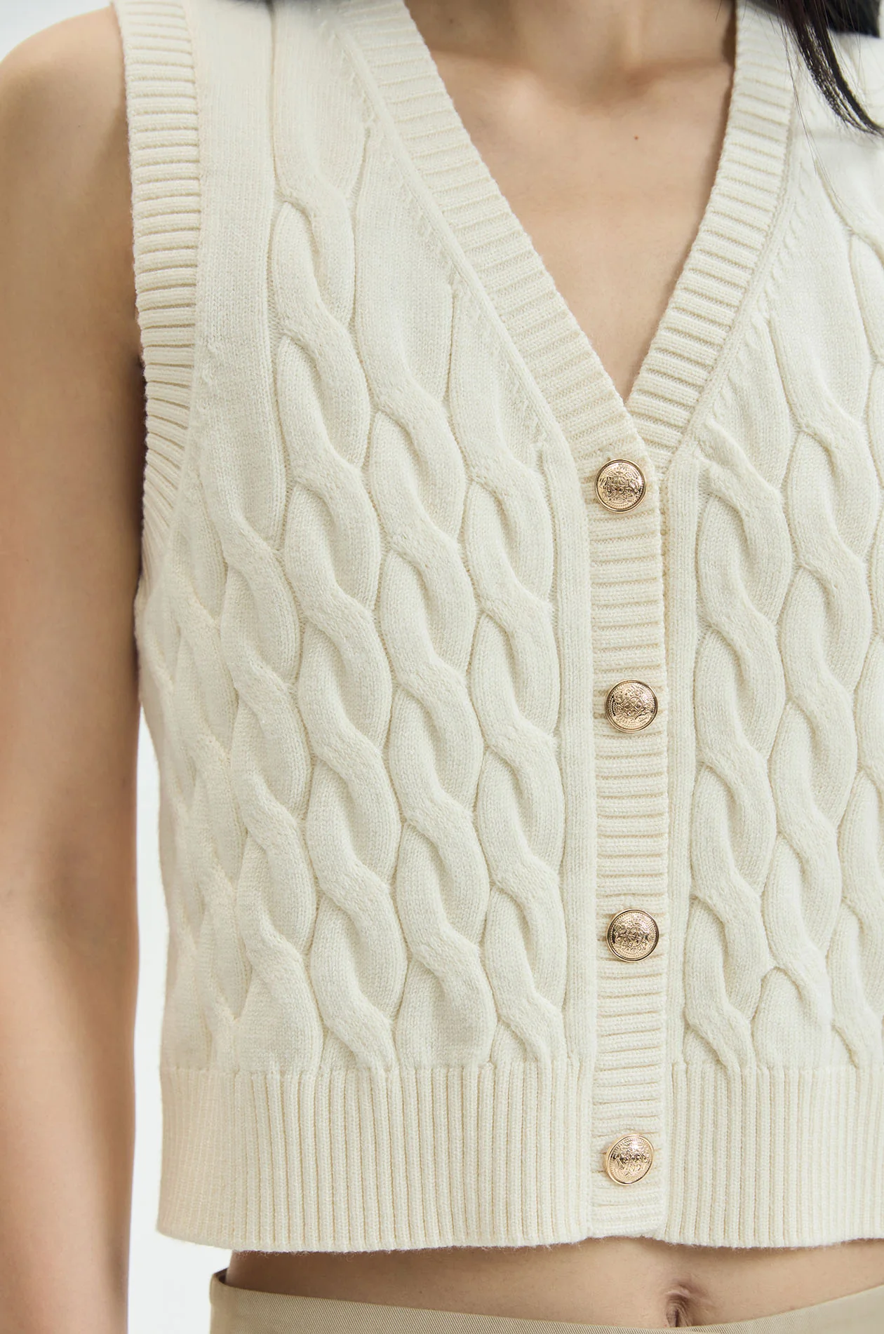 Cable‑Knit Cropped Sweater Vest - Image 3