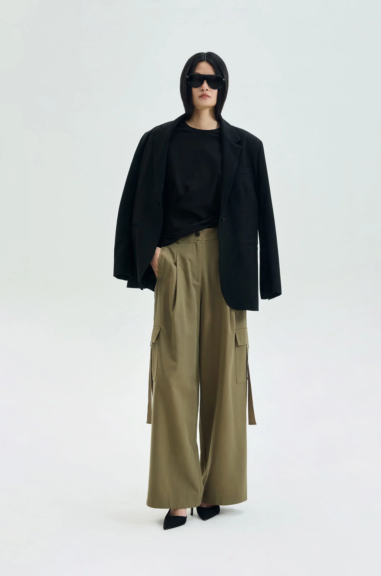 Wide‑Leg Twill Cargo Pants