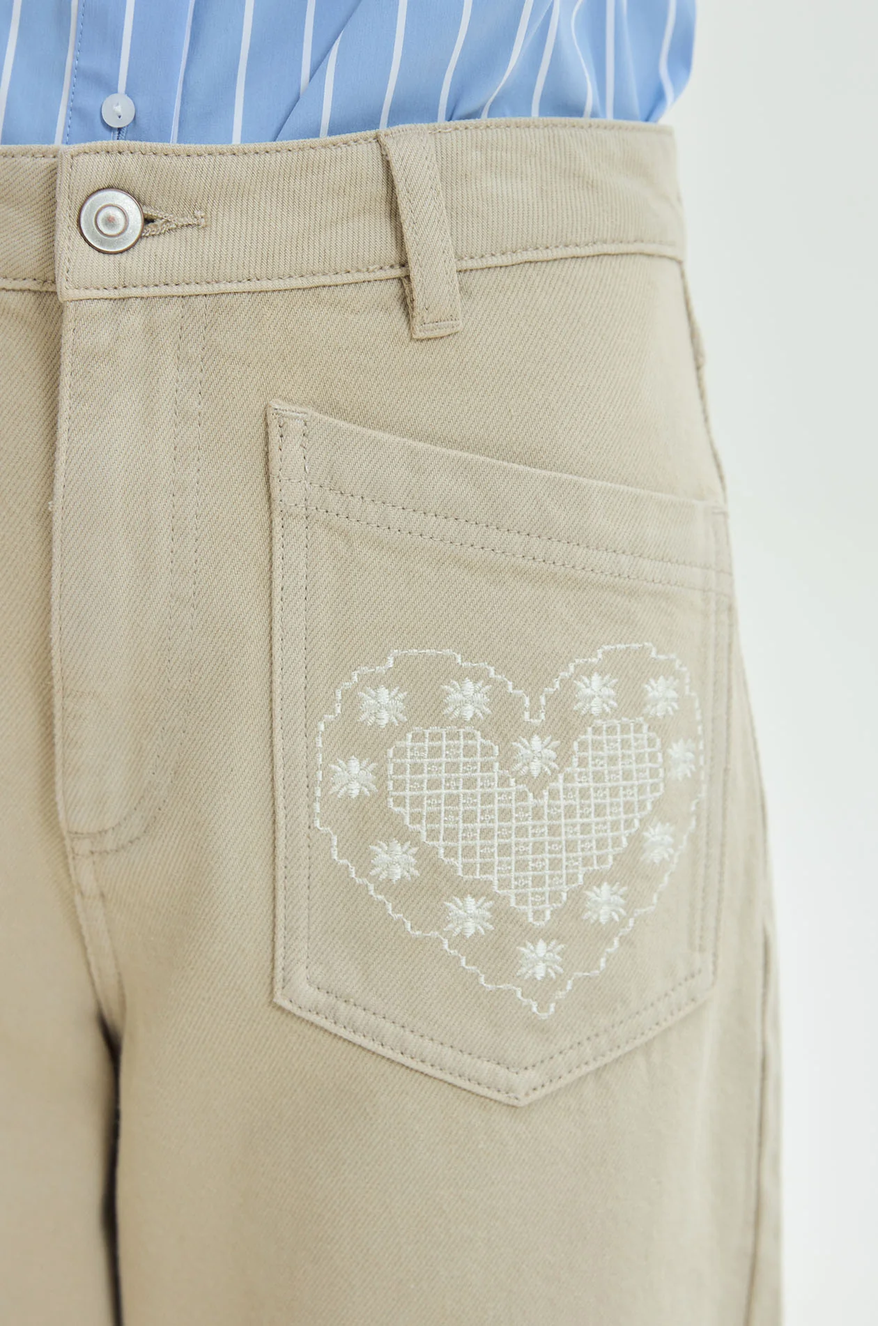 Embroidered Barrel Jeans - Image 3