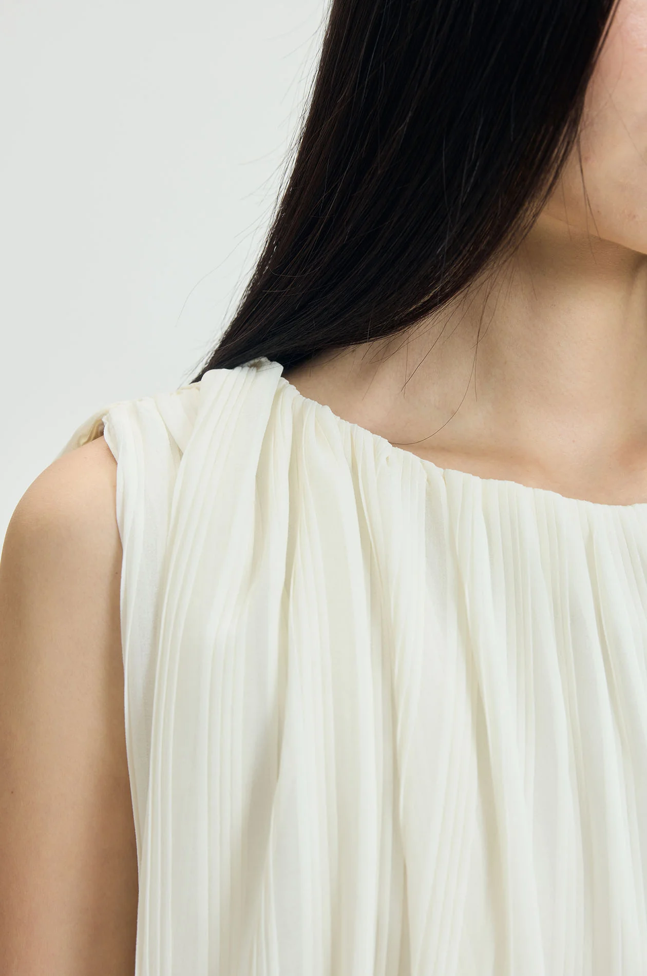 Voluminous Cropped Balloon Blouse - Image 3