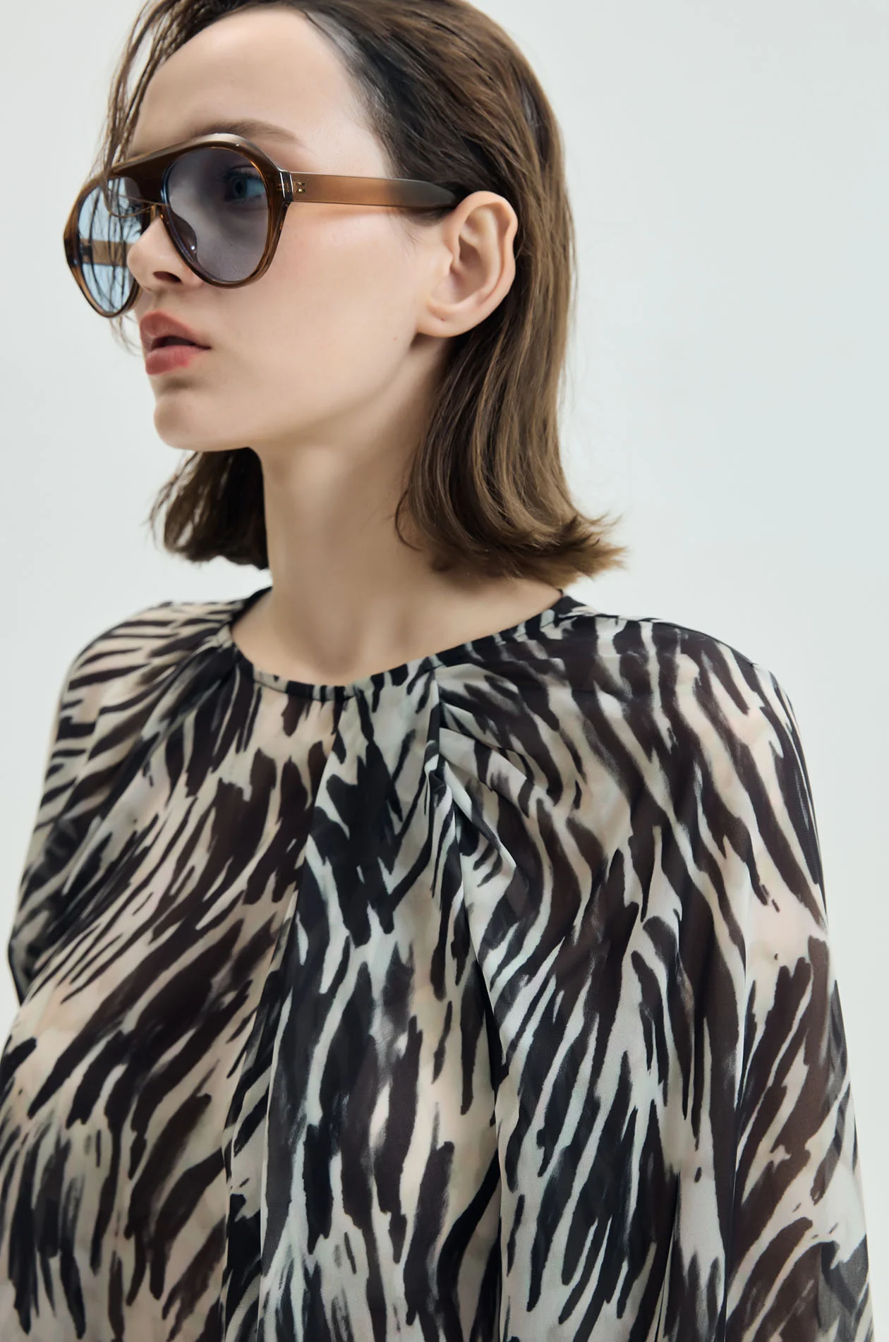 Abstract Print Chiffon Blouse - Image 3