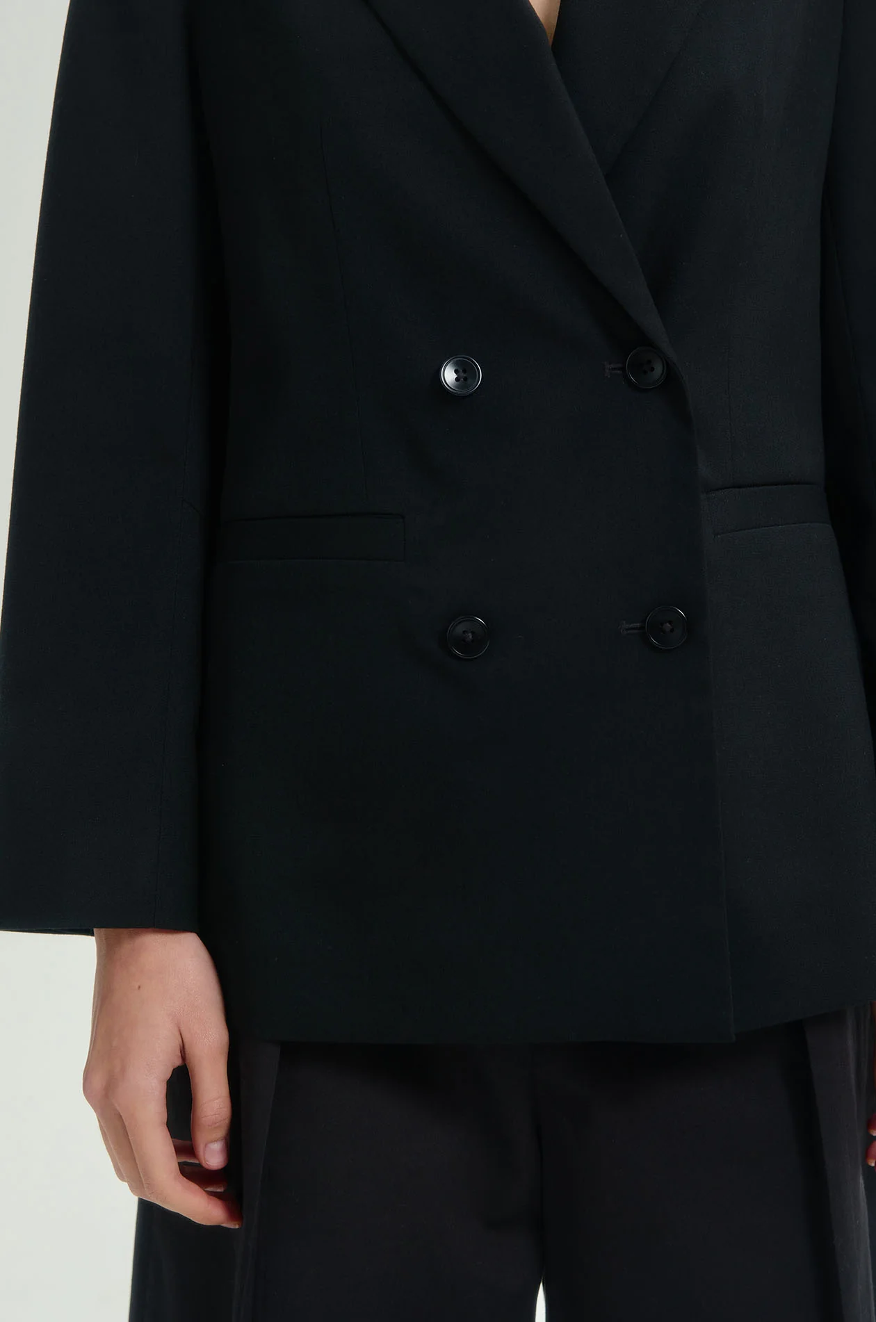 Crinkled Double-Breasted Lightweight Blazer - Image 10