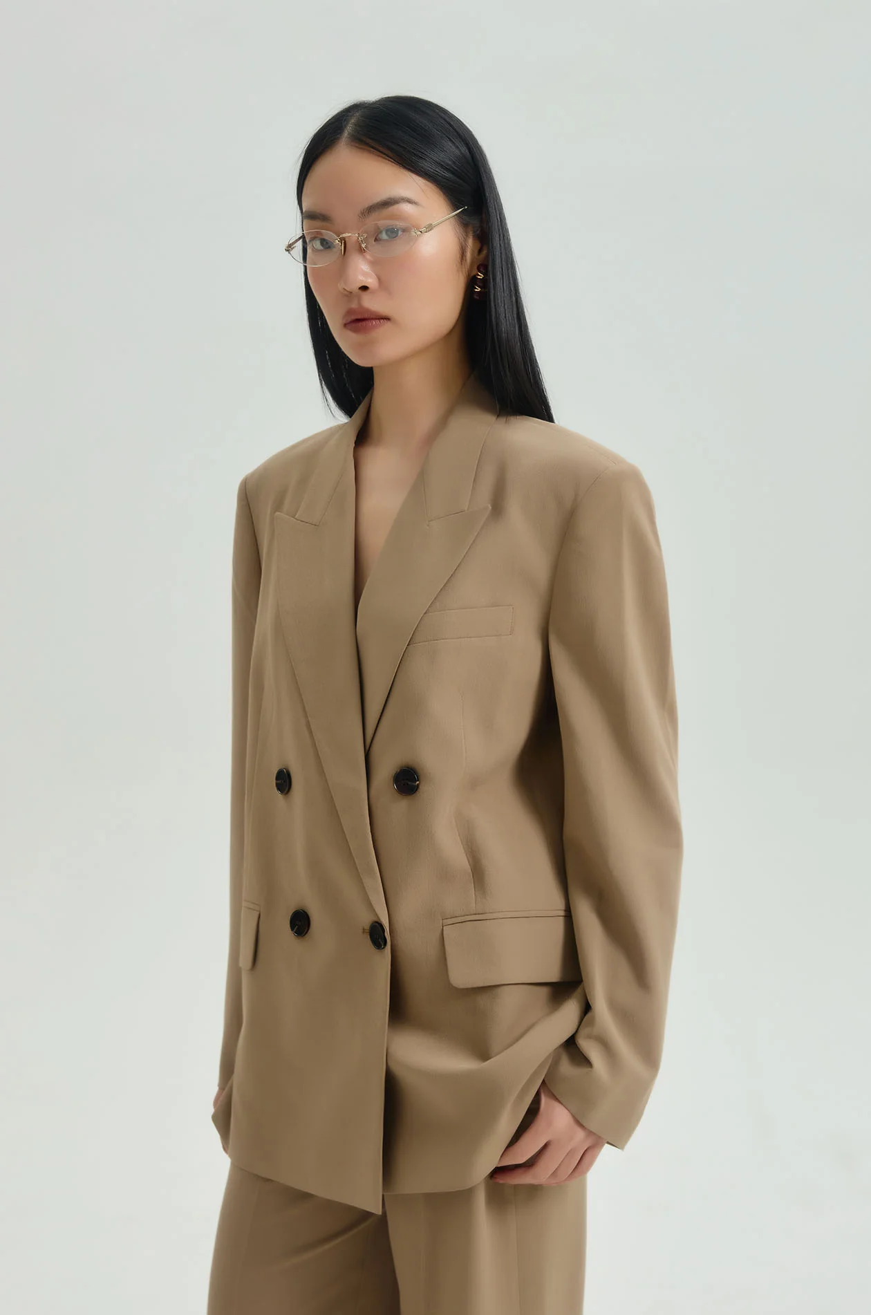 Crinkled Double-Breasted Lightweight Blazer - Image 15