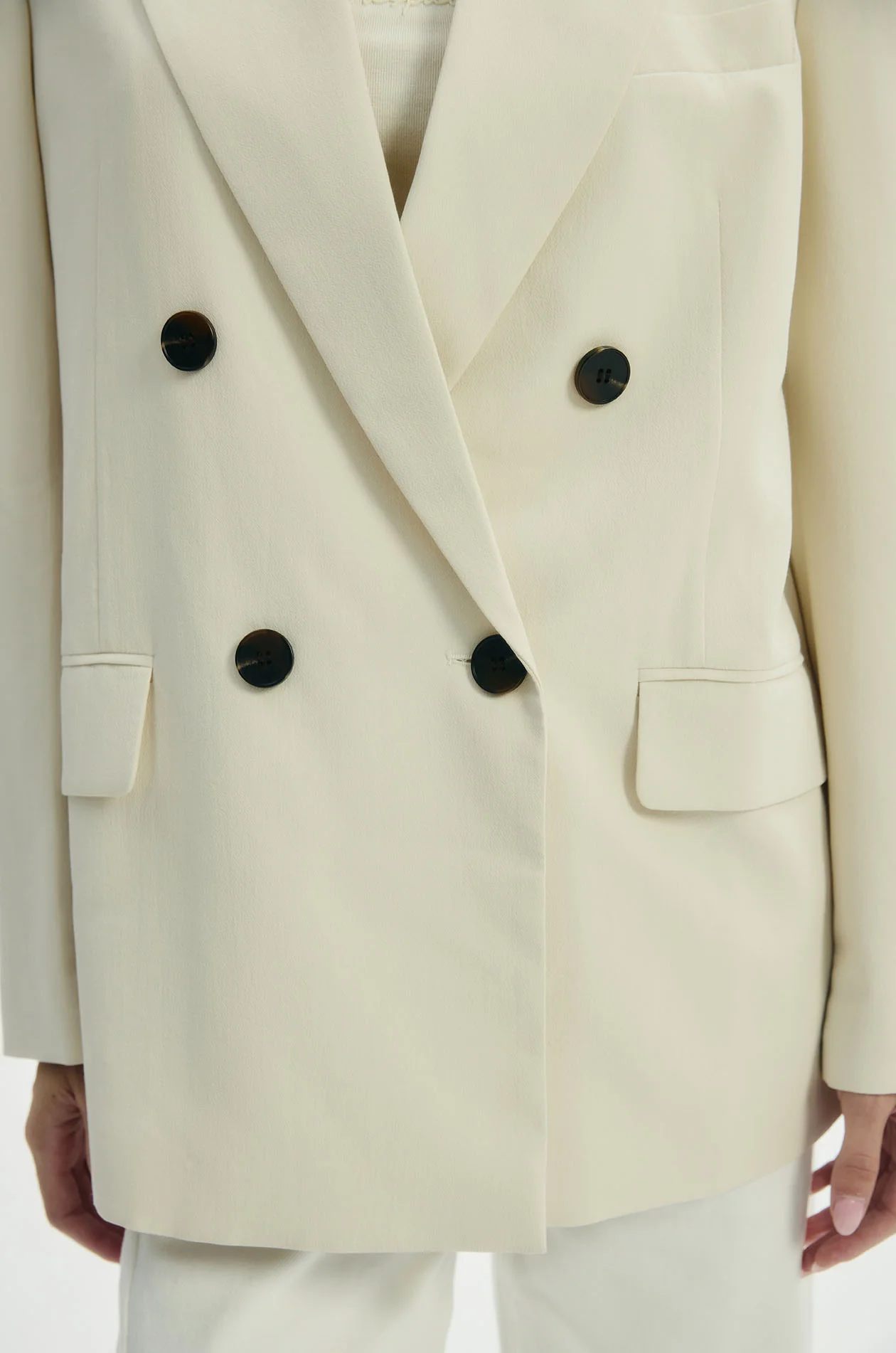 Crinkled Double-Breasted Lightweight Blazer - Image 4