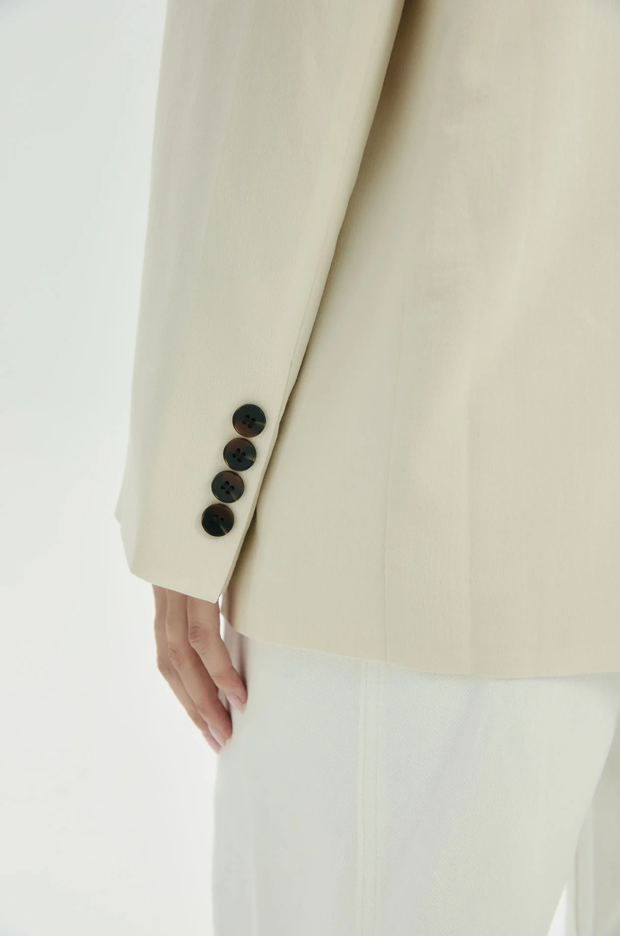 Crinkled Double-Breasted Lightweight Blazer - Image 5