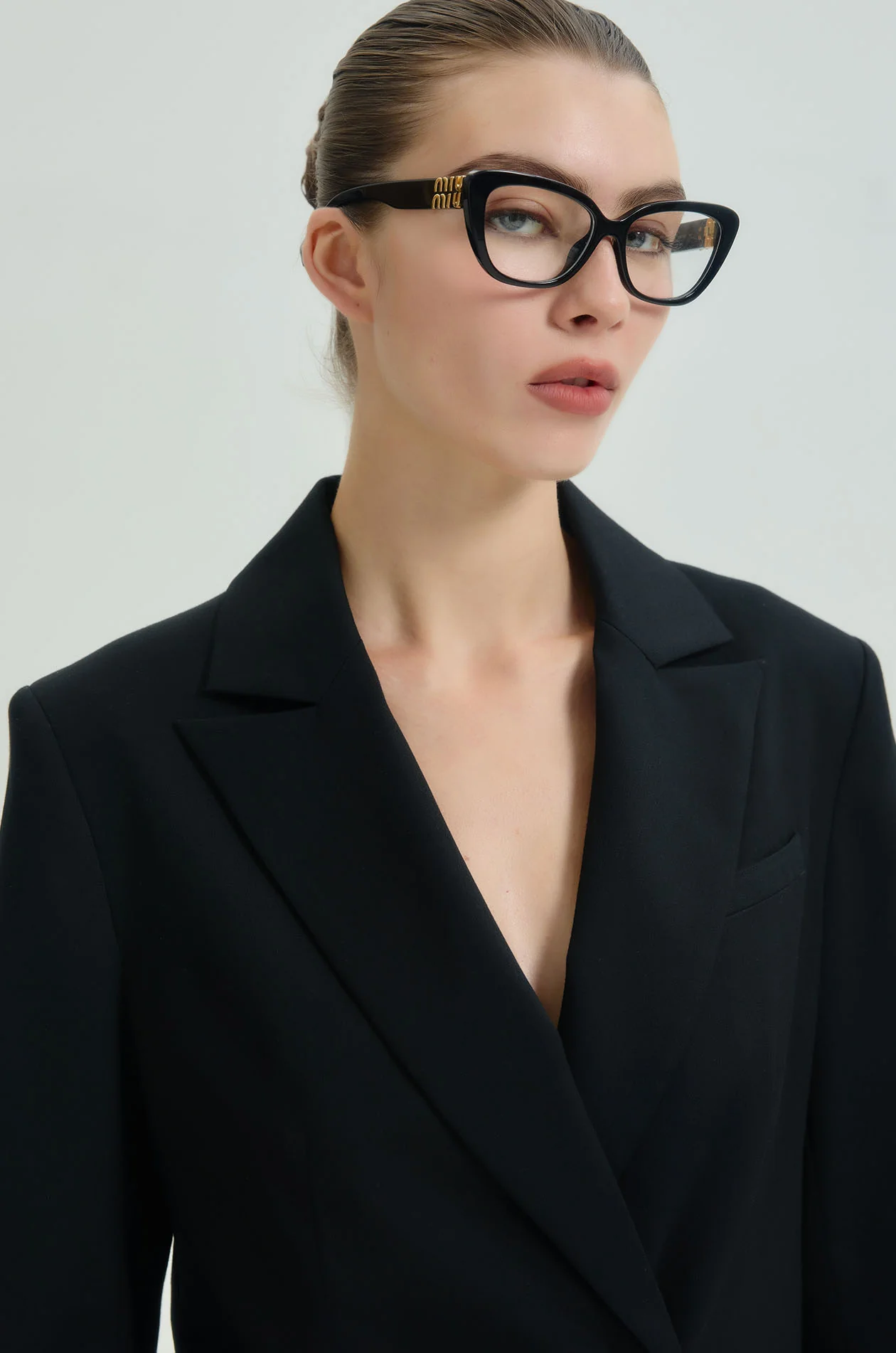 Crinkled Double-Breasted Lightweight Blazer - Image 9