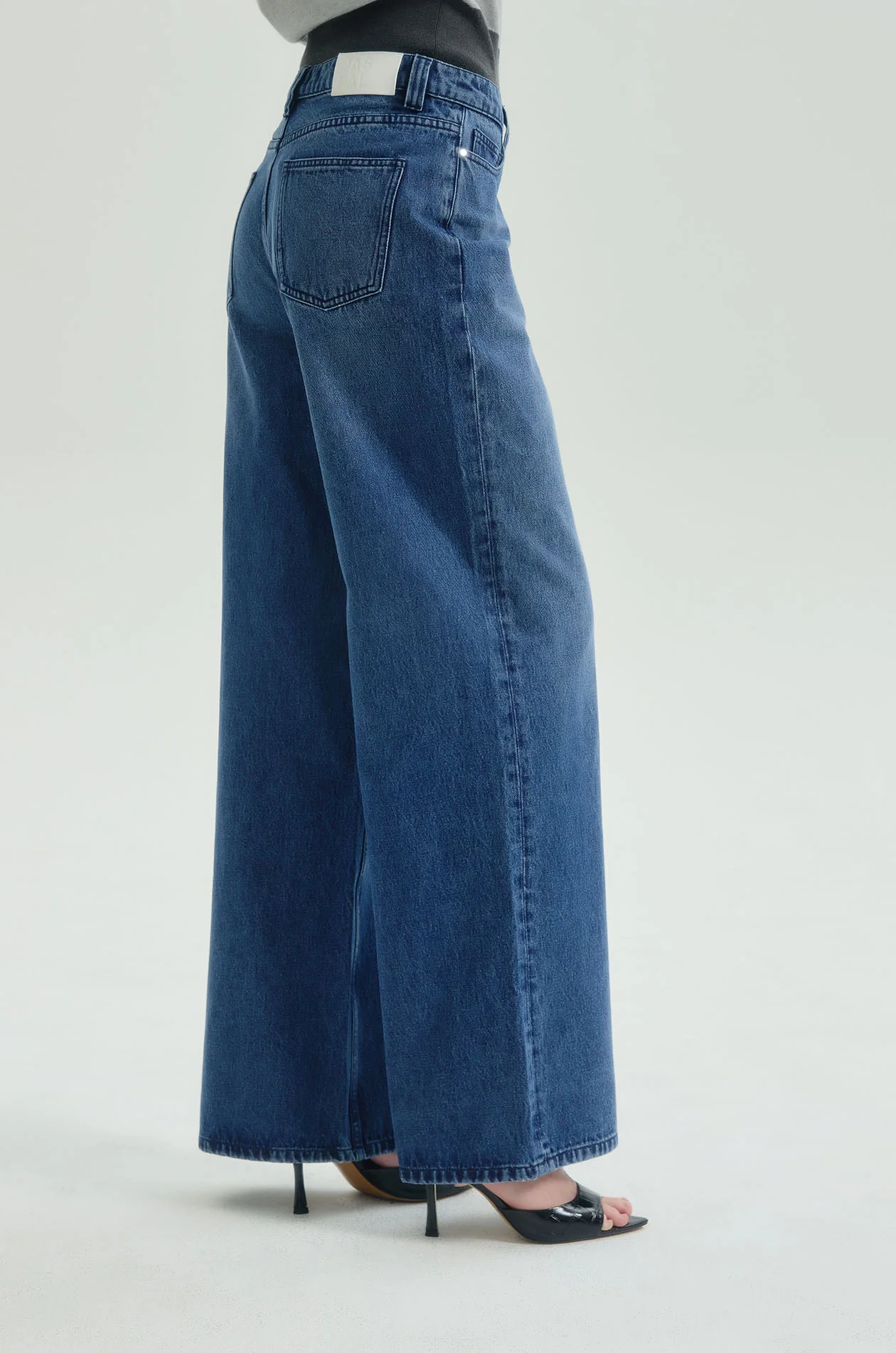 Classic Baggy Jeans - Image 6