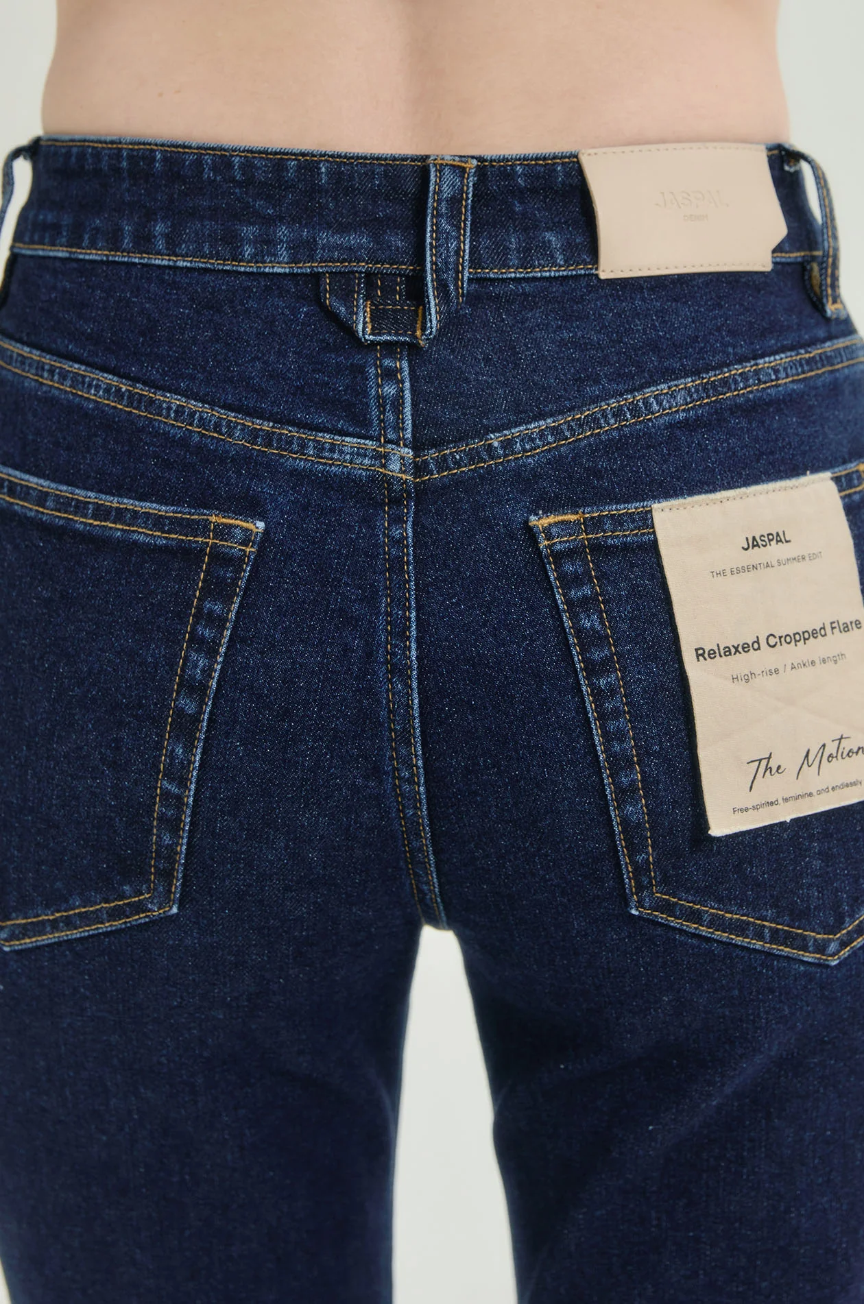 THE MOTION Cropped Flare Jeans - Image 4