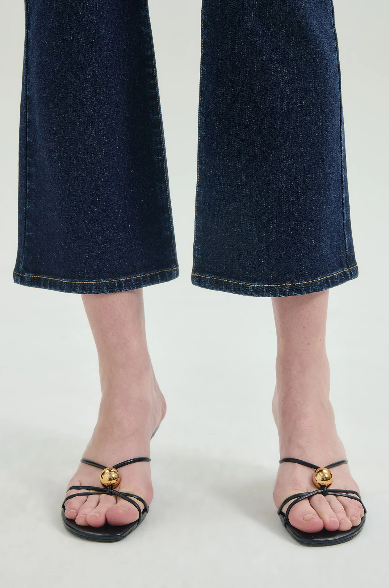 THE MOTION Cropped Flare Jeans - Image 5