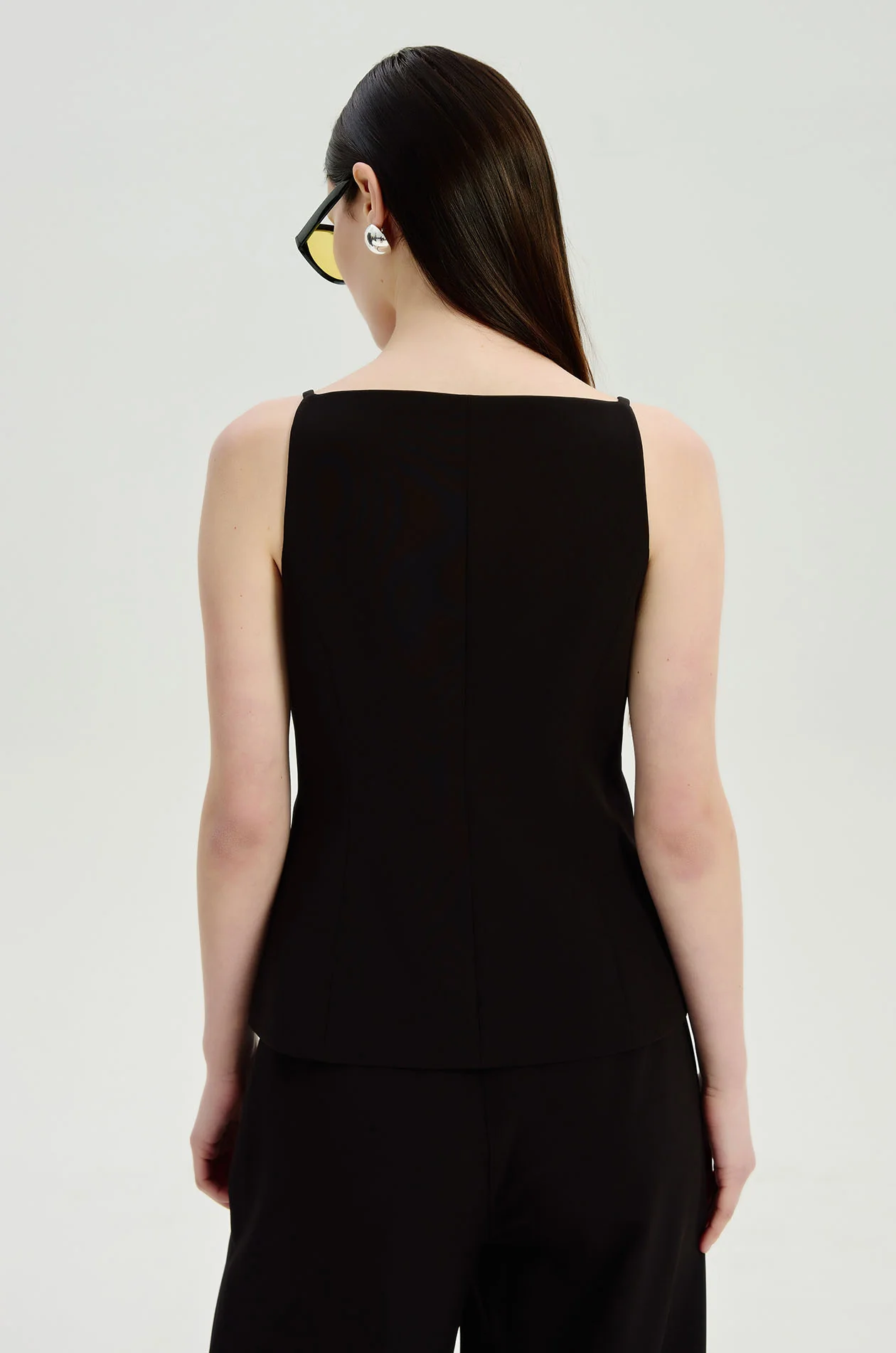 Straight‑Neck Longline Vest - Image 4