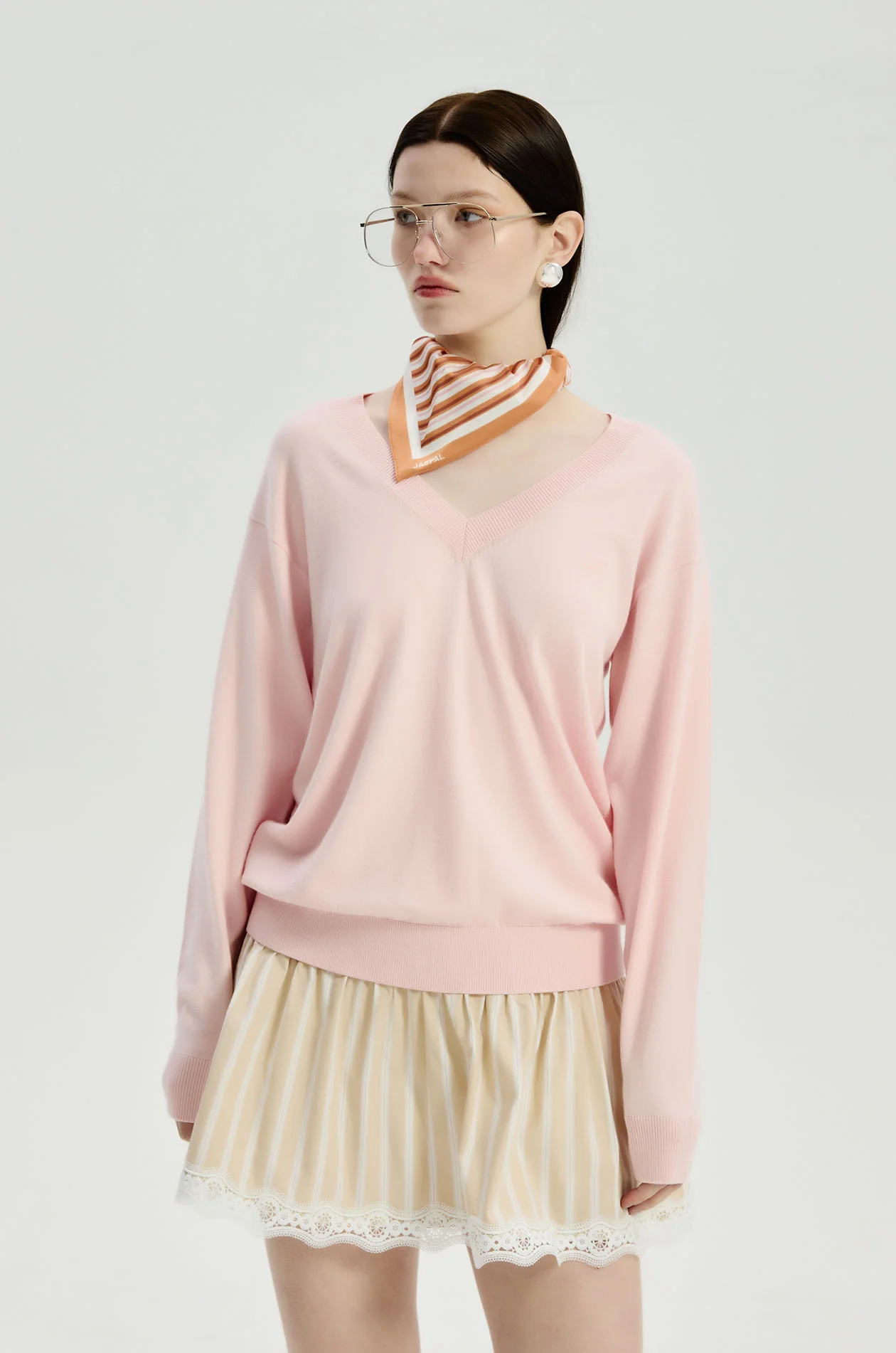 V-Neck sweater with Scarf - Image 2