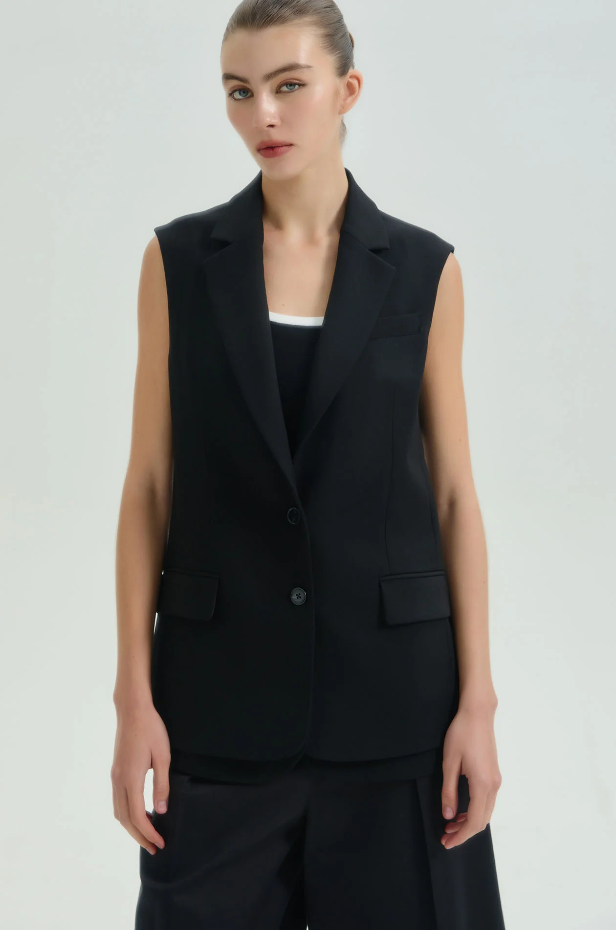 Single-Breasted Sleeveless Blazer - Image 2