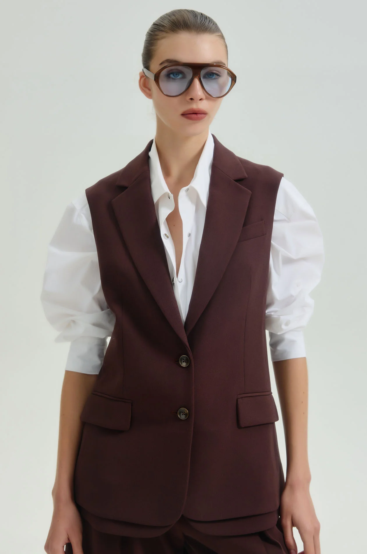 Single-Breasted Sleeveless Blazer - Image 7