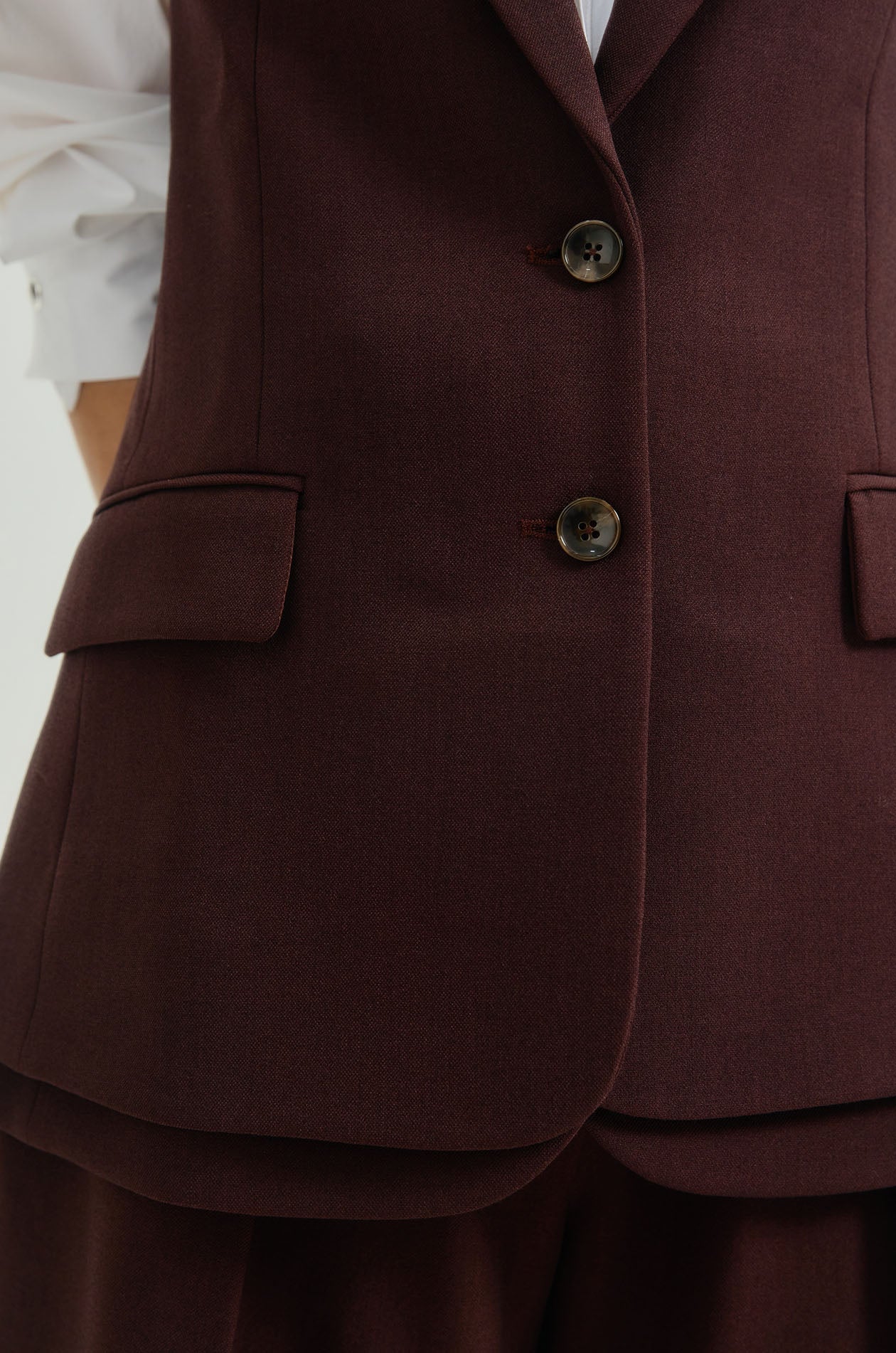 Single-Breasted Sleeveless Blazer - Image 8