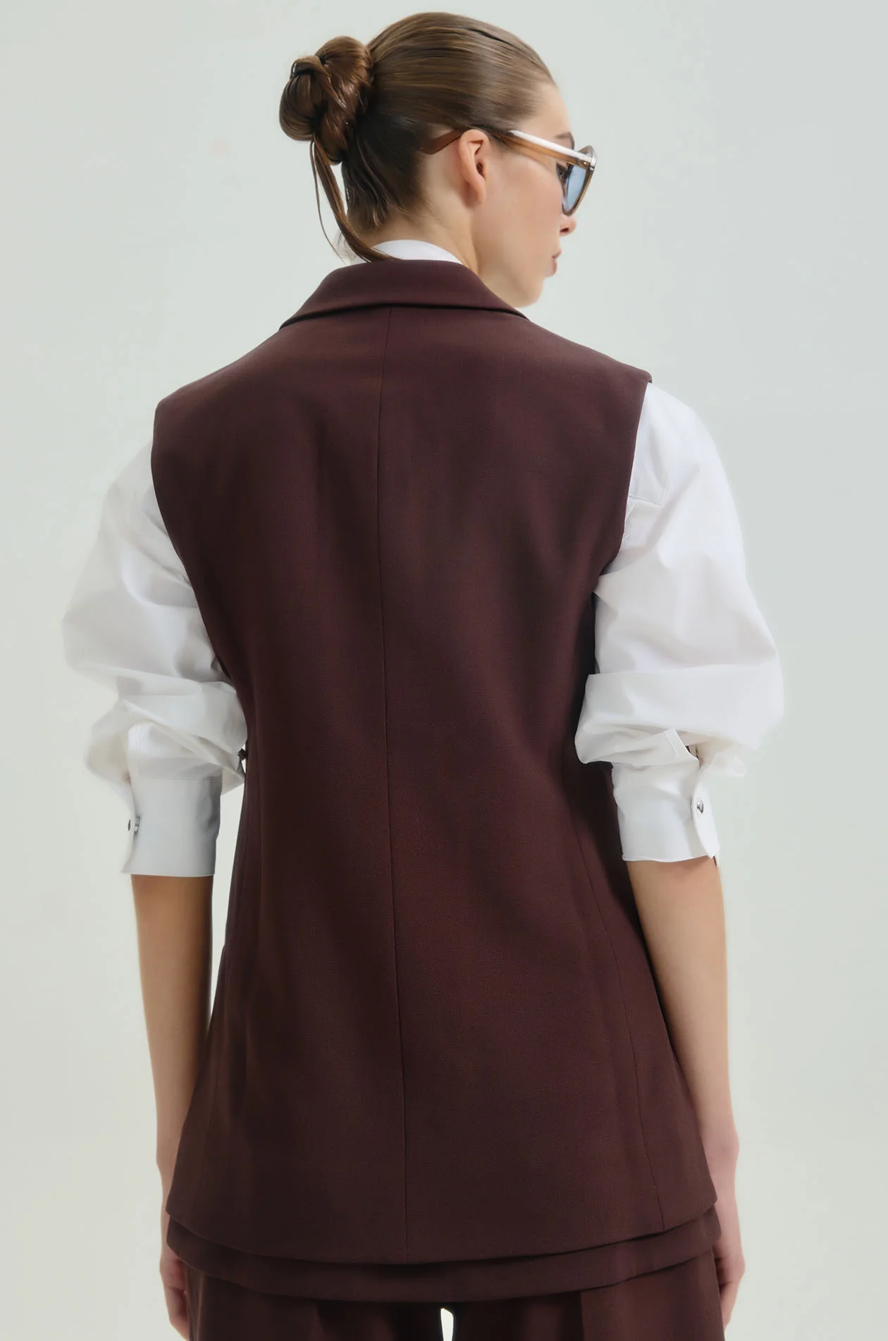 Single-Breasted Sleeveless Blazer - Image 9