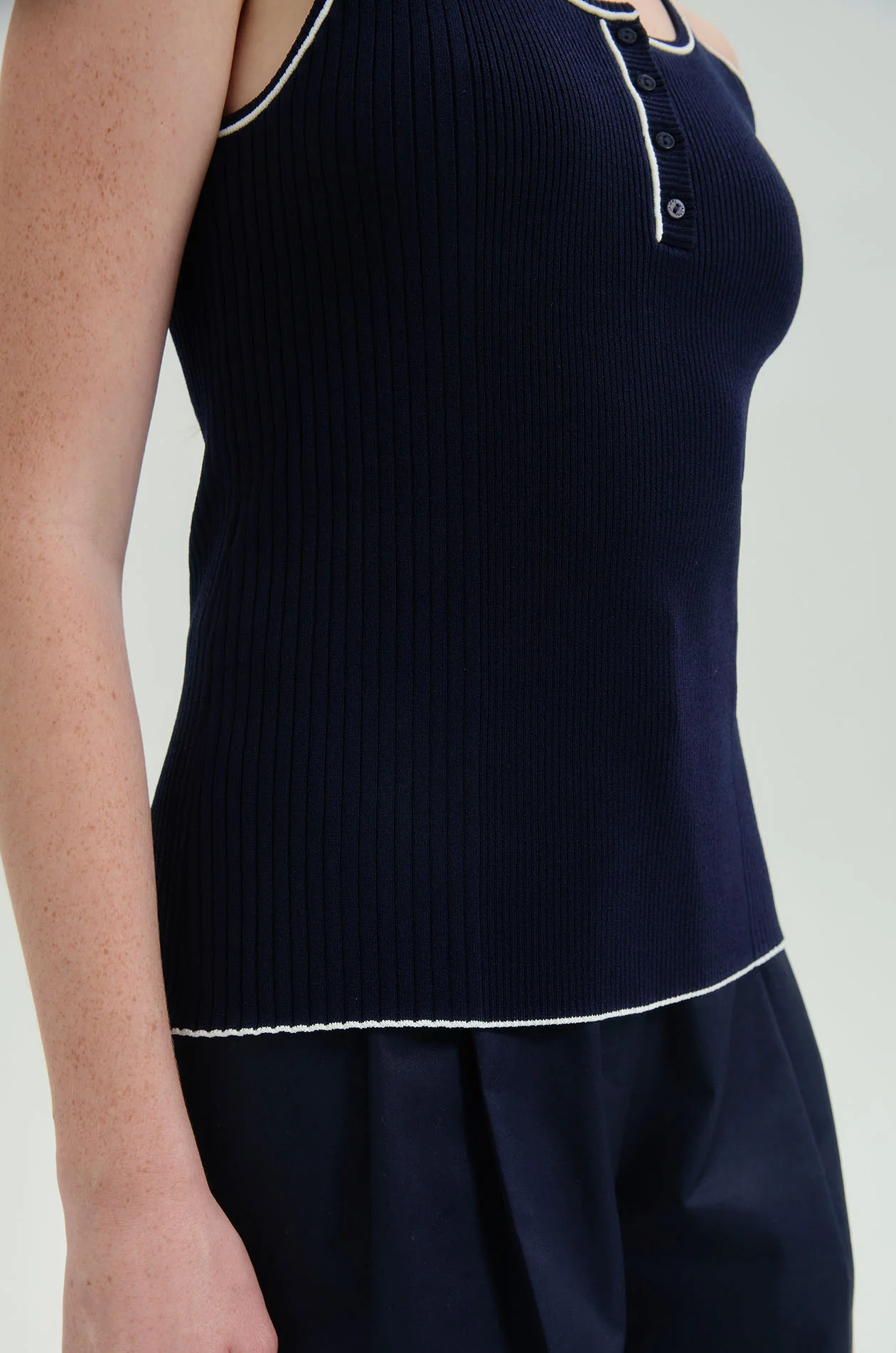 Fitted Tank Top - Image 4