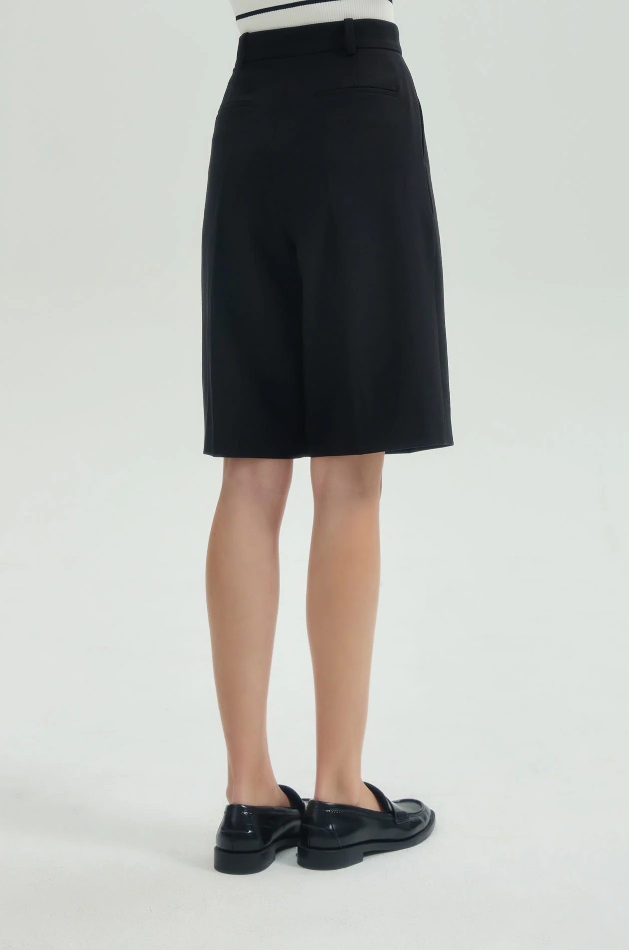 Pleated Tailored Bermuda Shorts - Image 5