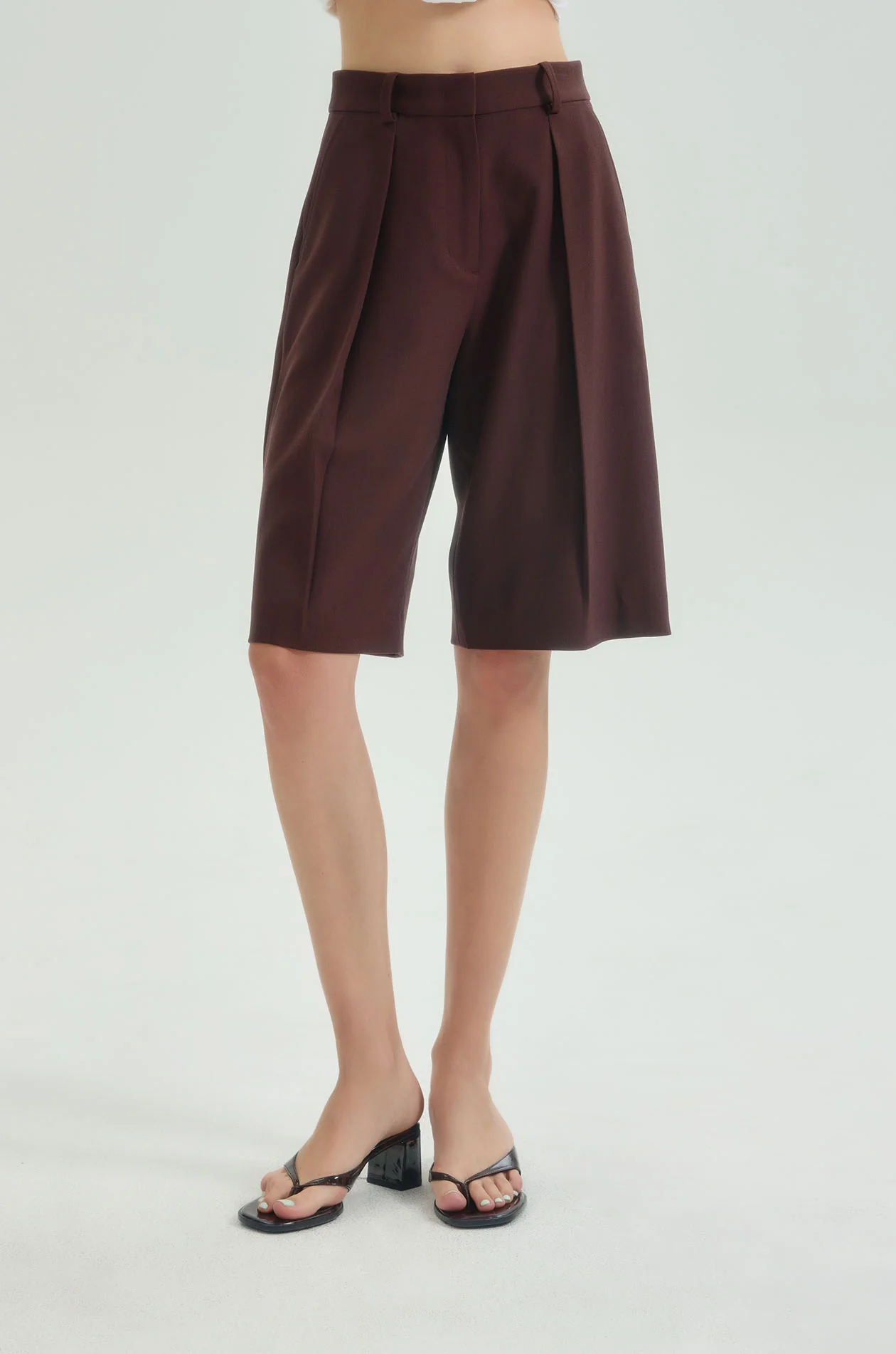 Pleated Tailored Bermuda Shorts - Image 7