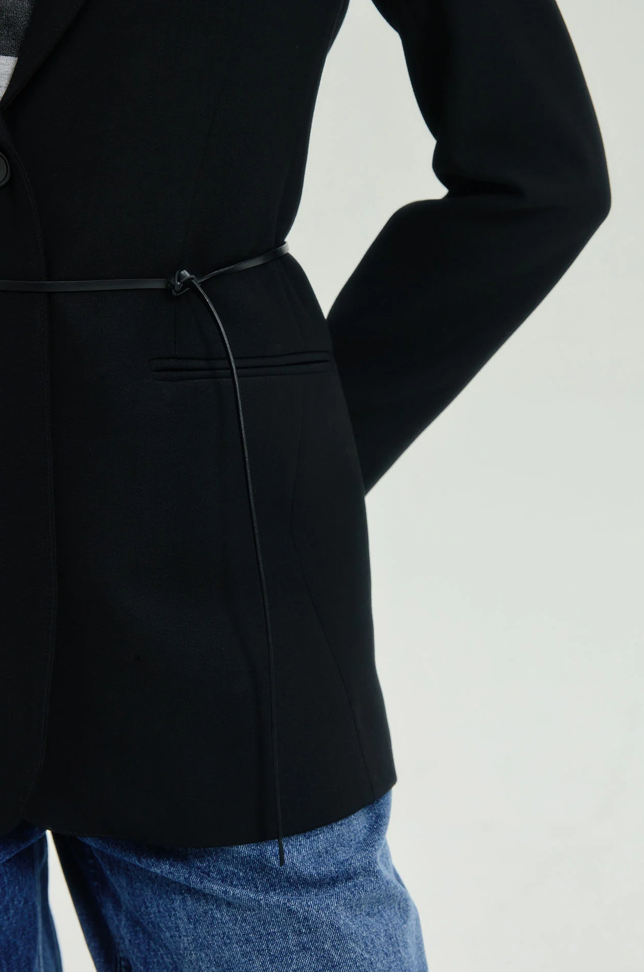Single-Breasted Oversized Blazer with Belt - Image 4