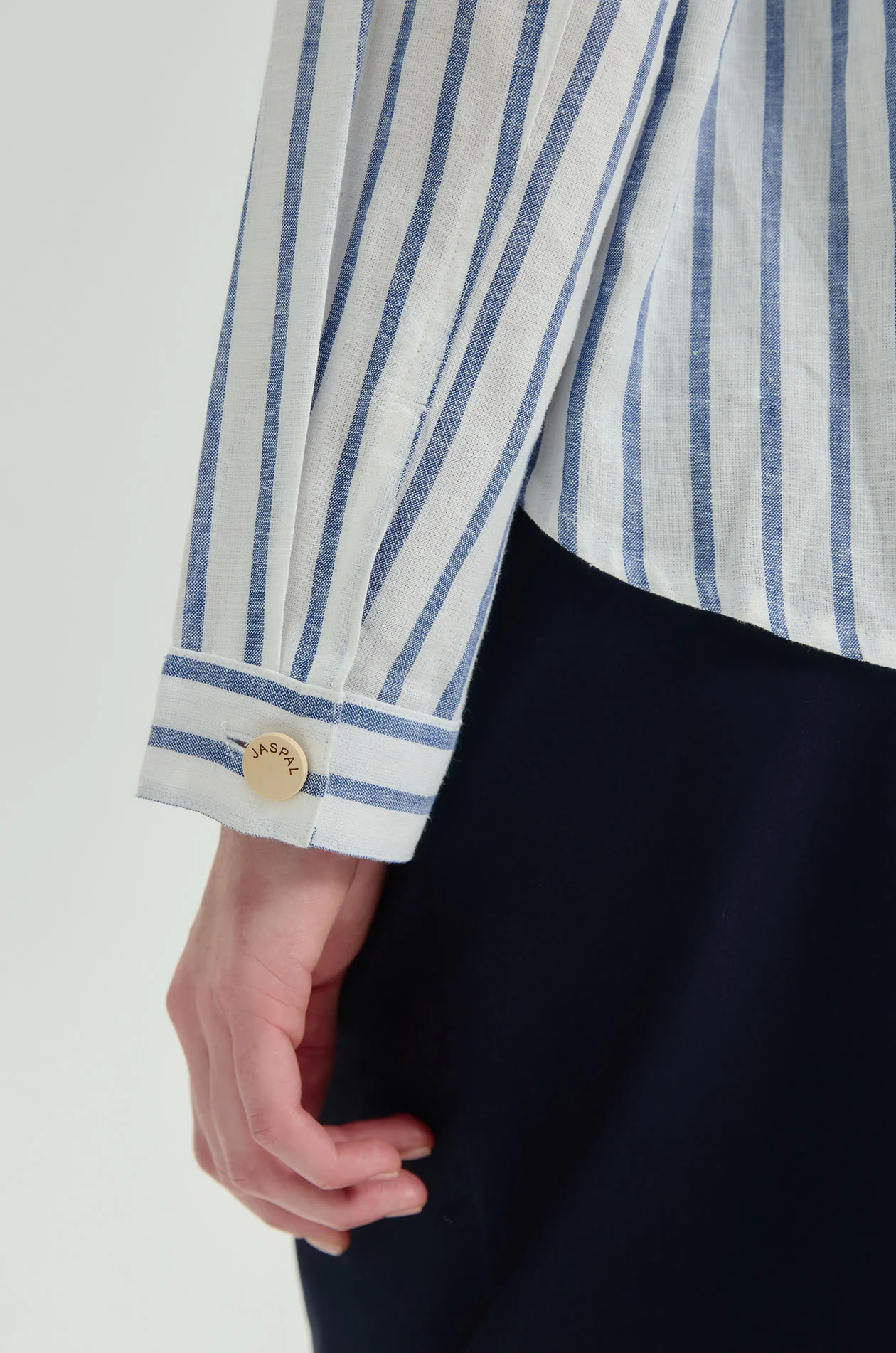 Striped Lien Blend Oversized Shirt - Image 4