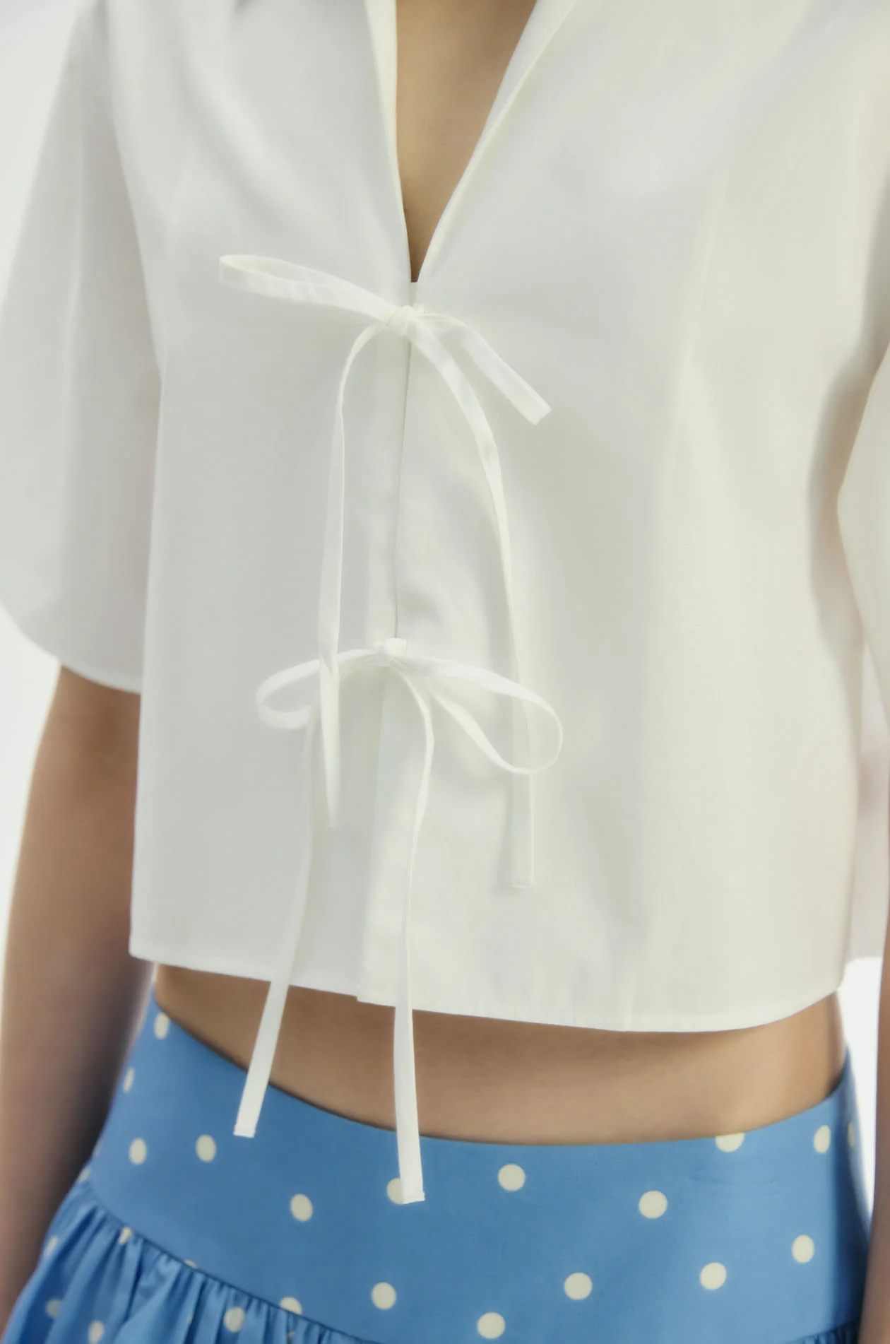 Tie Front Cropped Blouse - Image 3