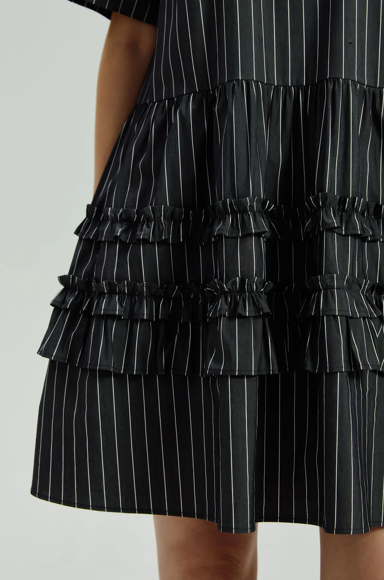 Open-Back Ruffle Mini Dress - Image 3