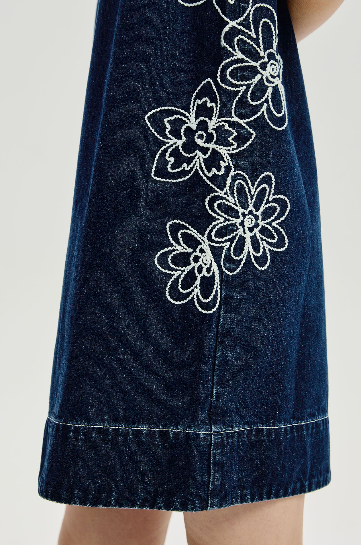 Floral Embroidered Shift Mini Dress - Image 4