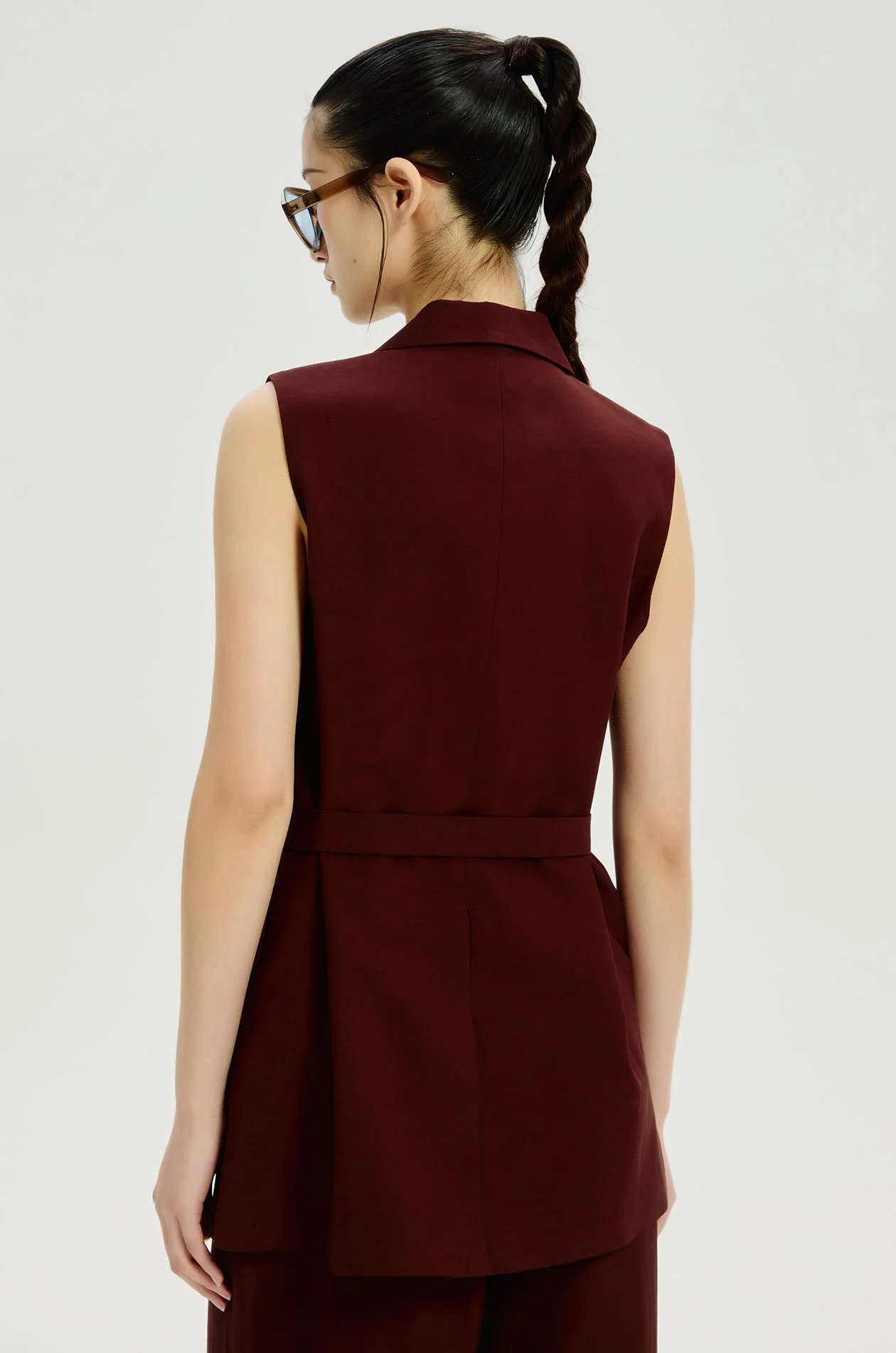 Sleeveless Linen-Blend Blazer with Belt - Image 5